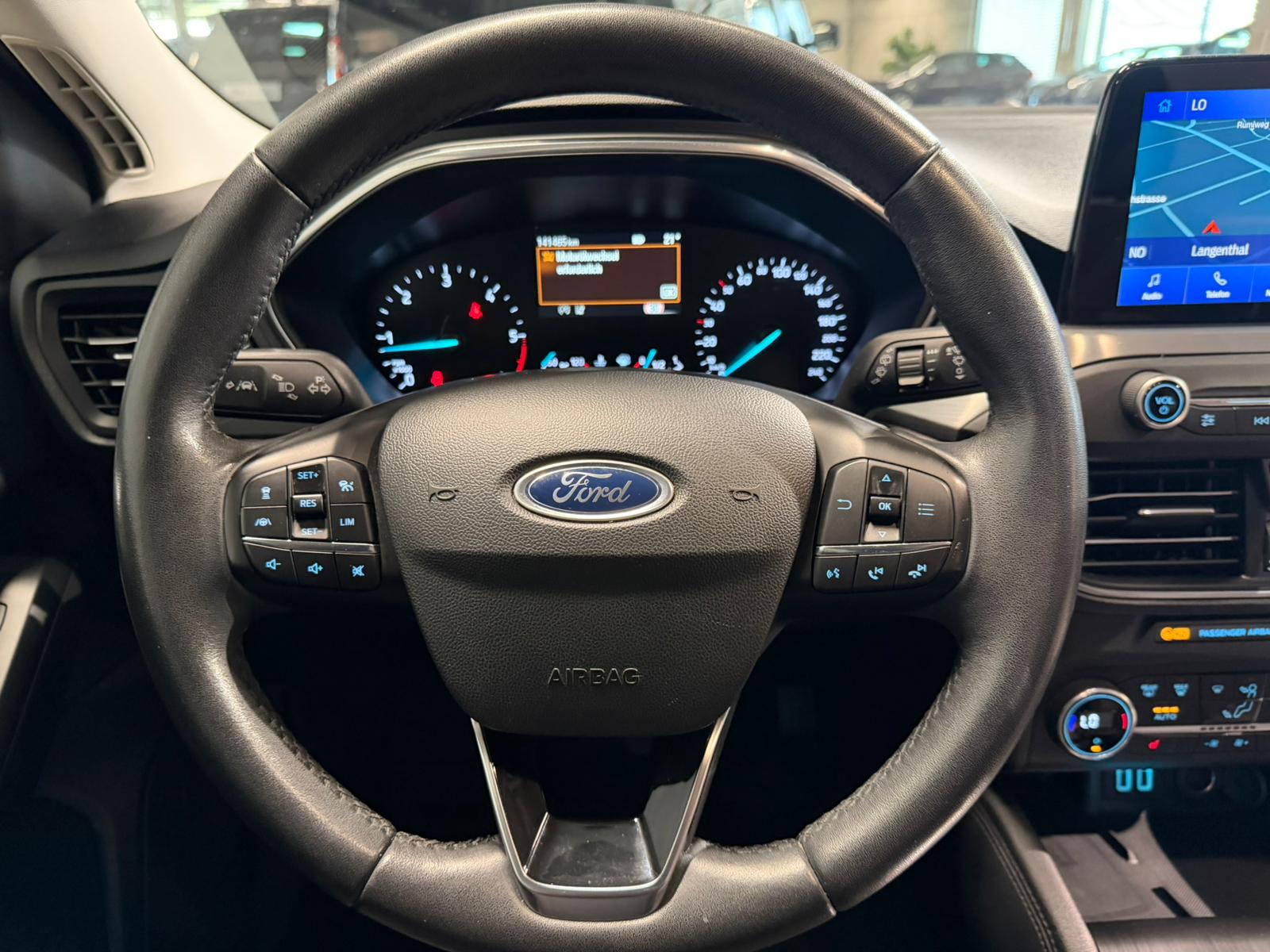 FORD Focus 1.5 TDCi Titanium Automatic (CH)-image-18