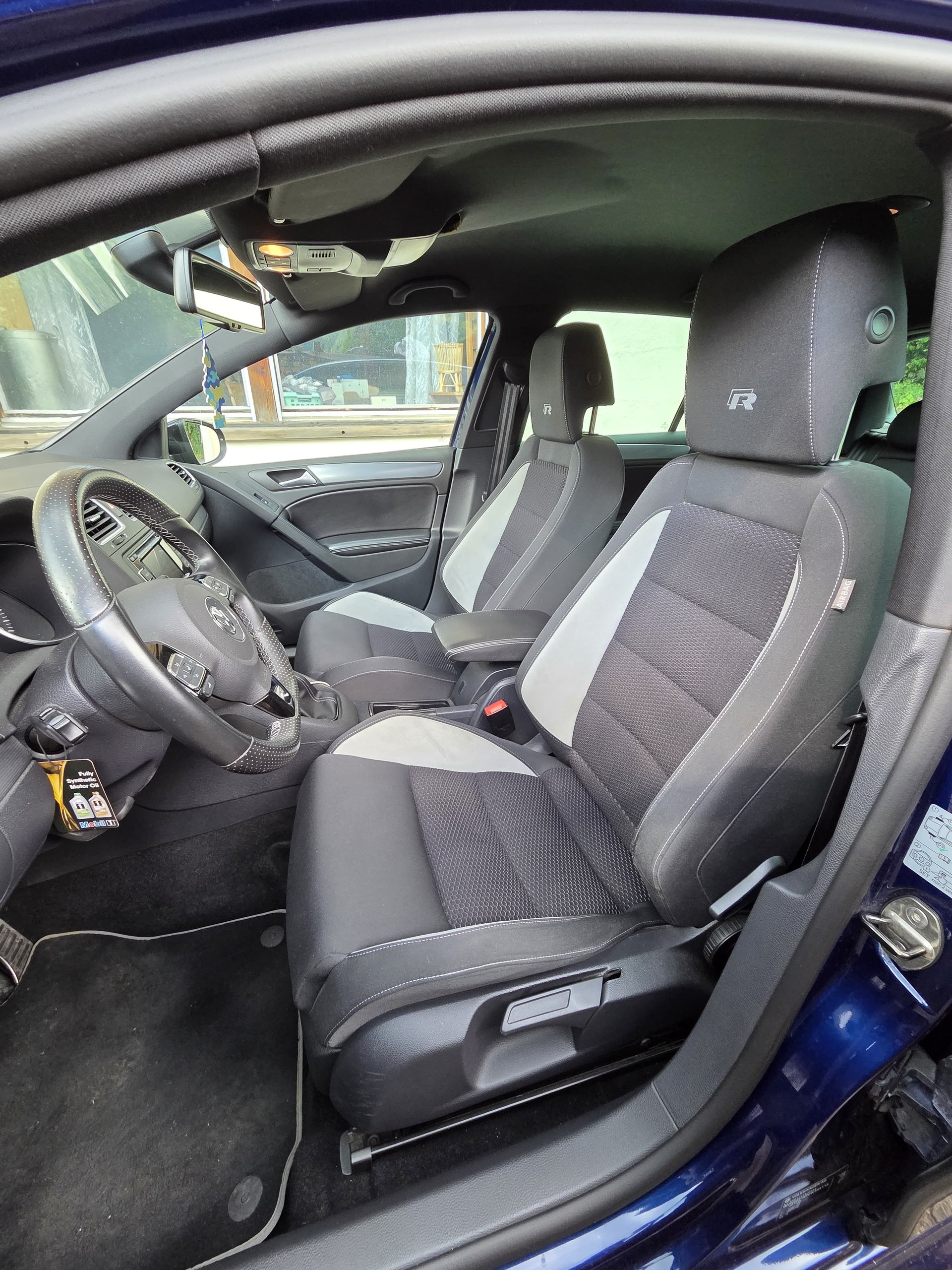 VW Golf 2.0 TSI R Team 4Motion-image-4