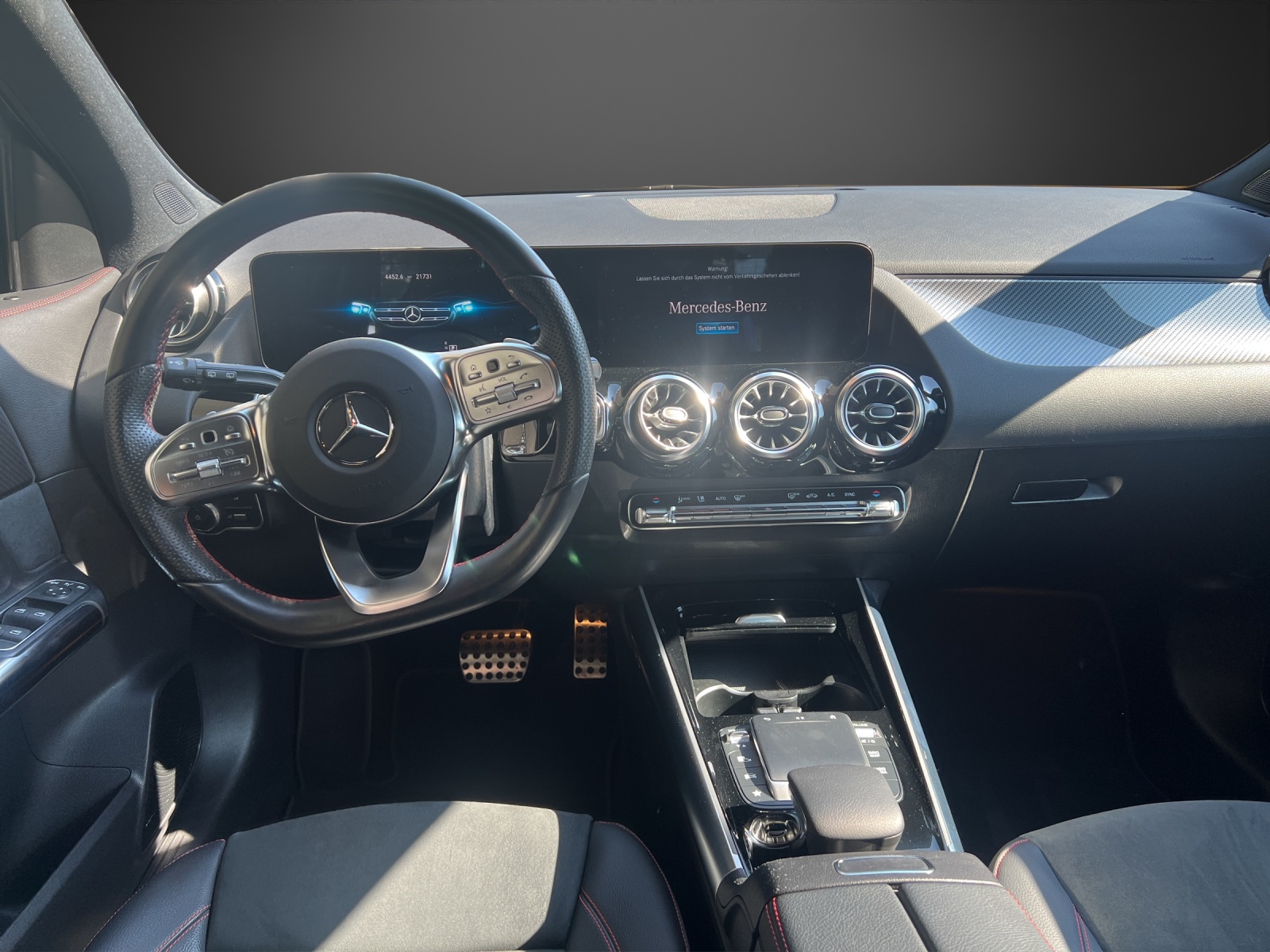 MERCEDES-BENZ GLA 250 4Matic AMG Line 8G-DCT-image-10
