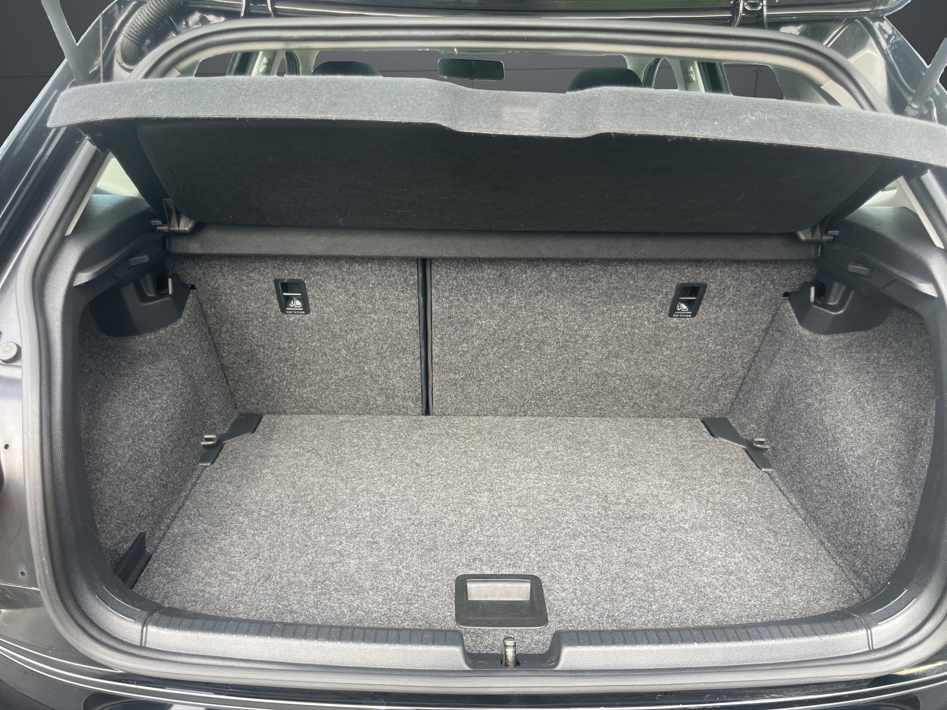 VW Polo 1.6 TDI Highline-image-11