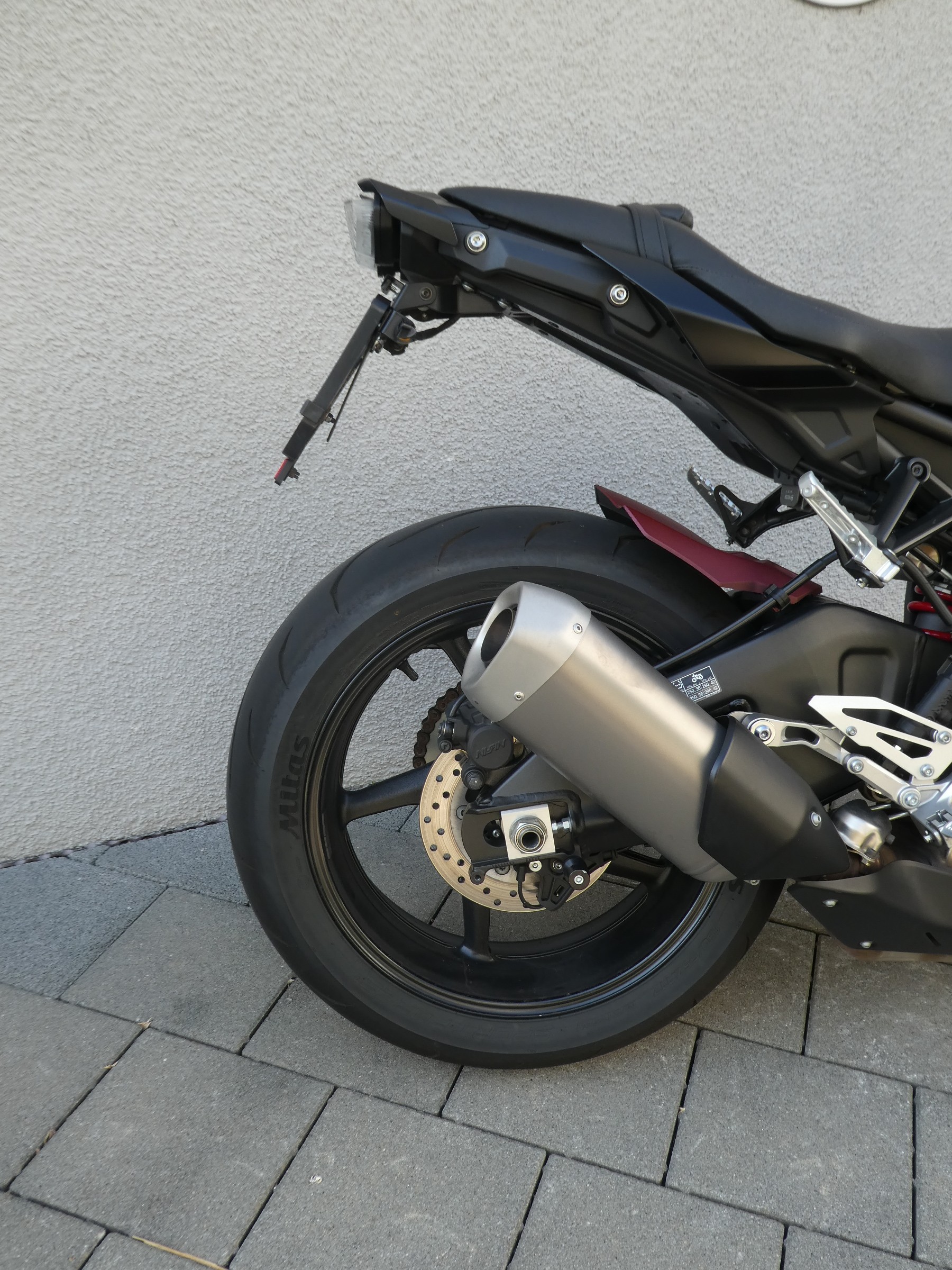 YAMAHA MT-10 ABS-showroom-element-3