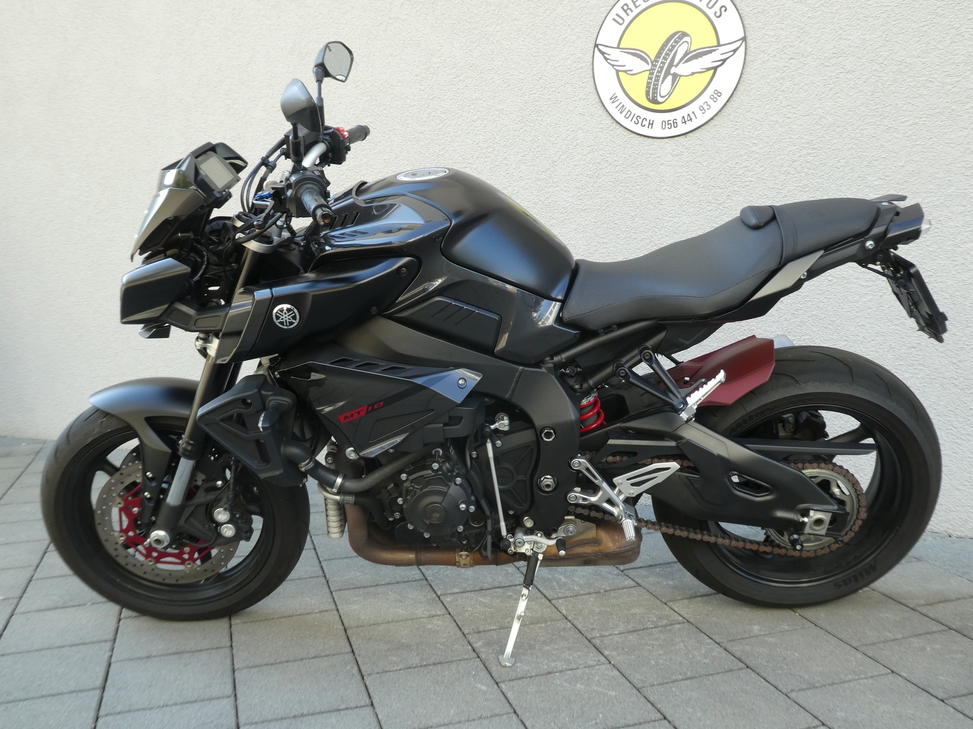 YAMAHA MT-10 ABS-showroom-element-1