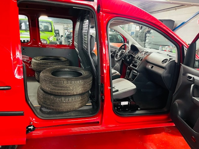 VW Caddy 2.0 EcoFuel-image-15