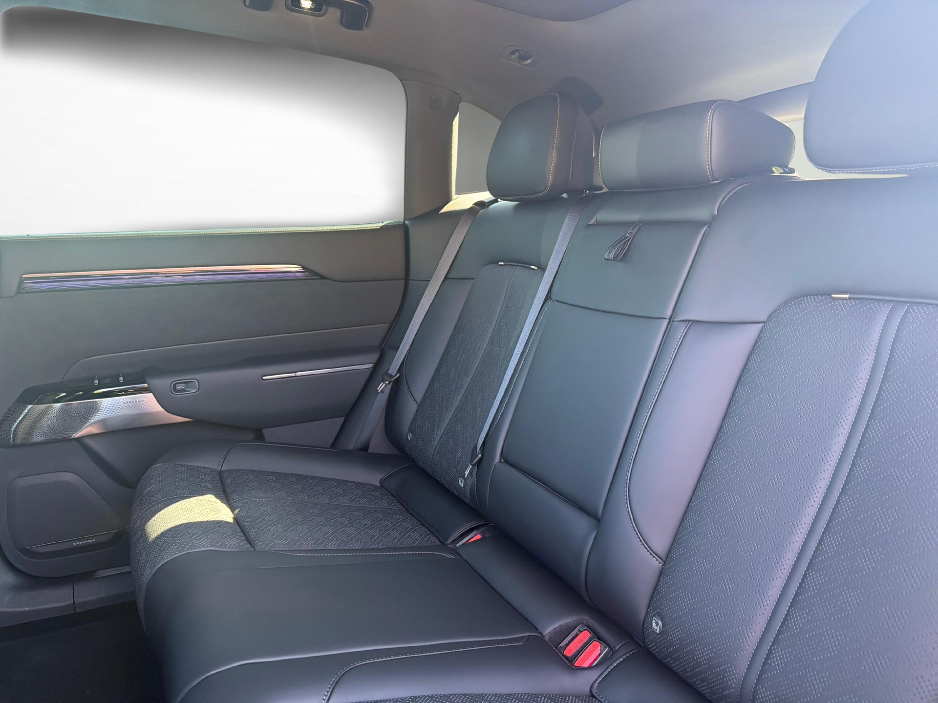 ZEEKR 7X Privilege AWD-image-15