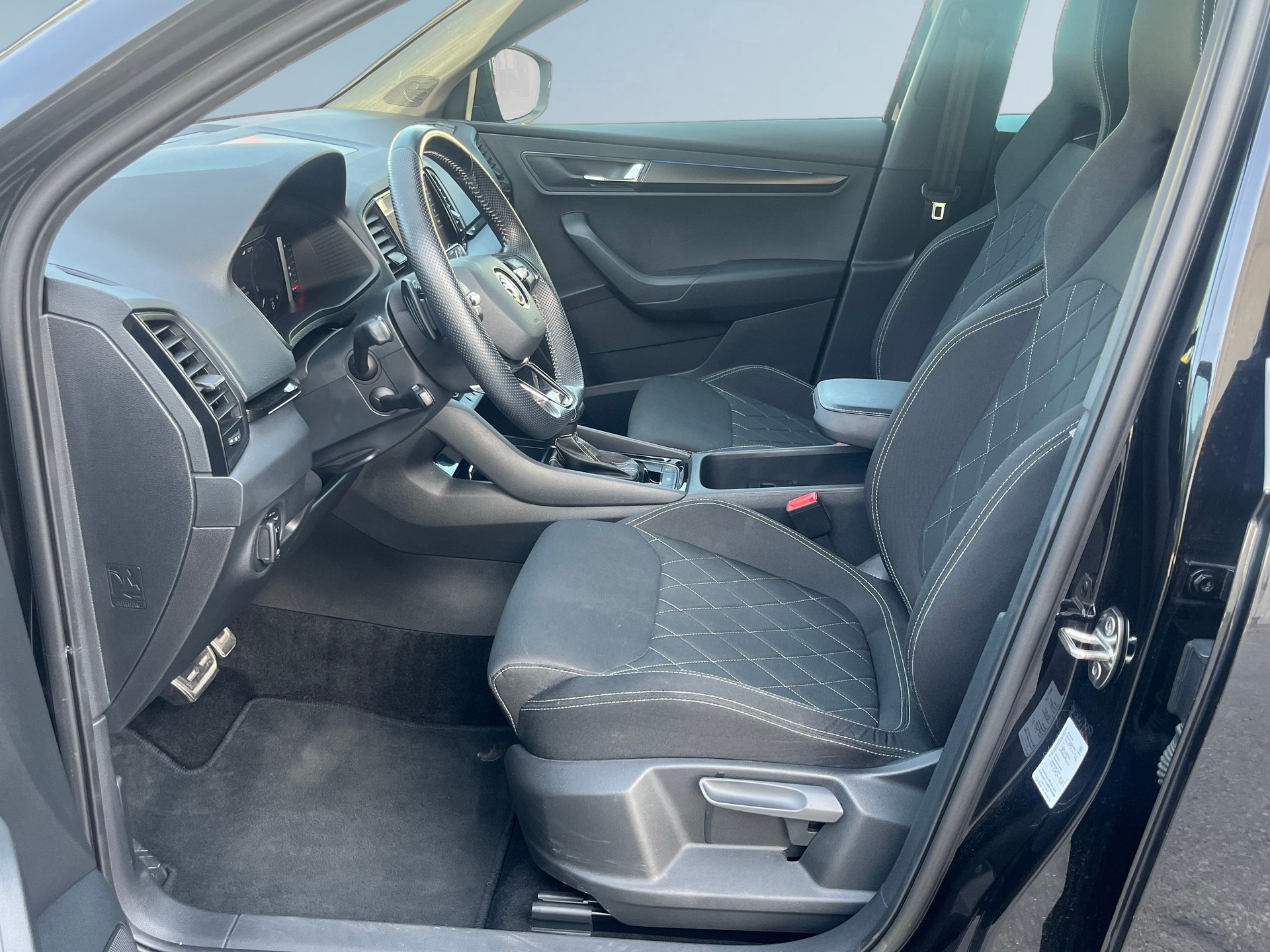 SKODA Karoq 2.0 TSI SportLine 4x4 DSG-image-5