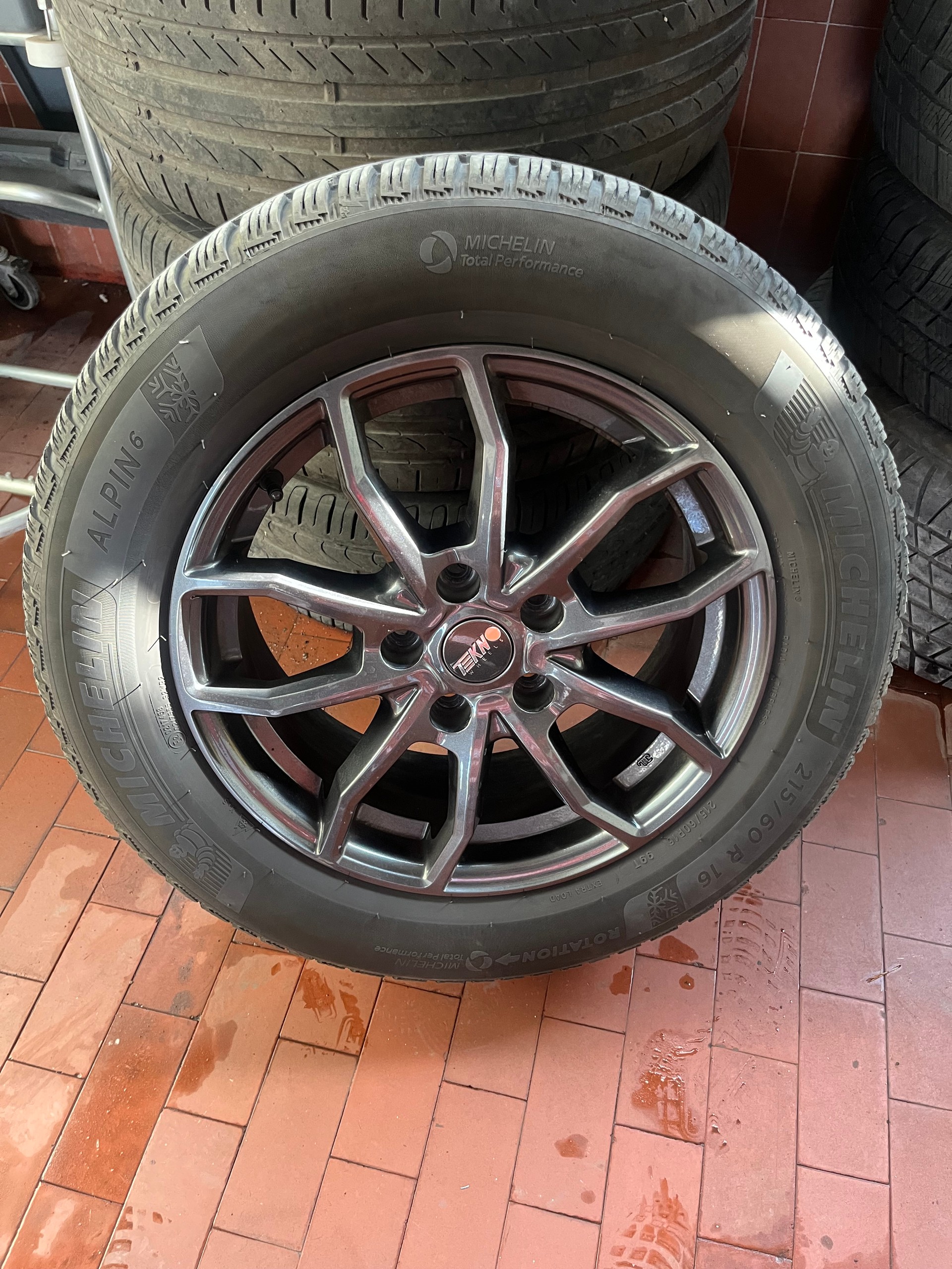 SKODA Karoq 2.0 TSI SportLine 4x4 DSG-image-13