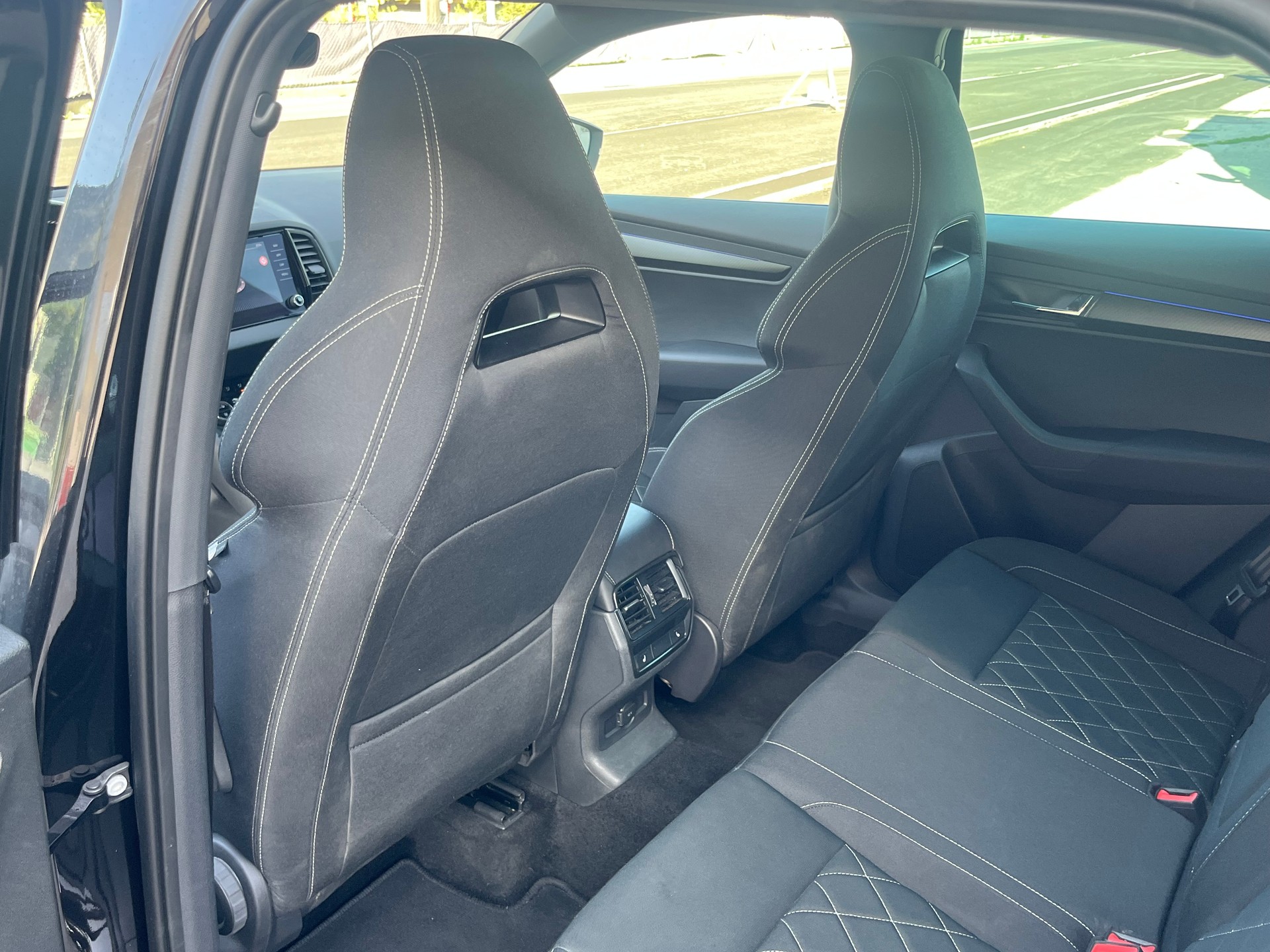 SKODA Karoq 2.0 TSI SportLine 4x4 DSG-image-7