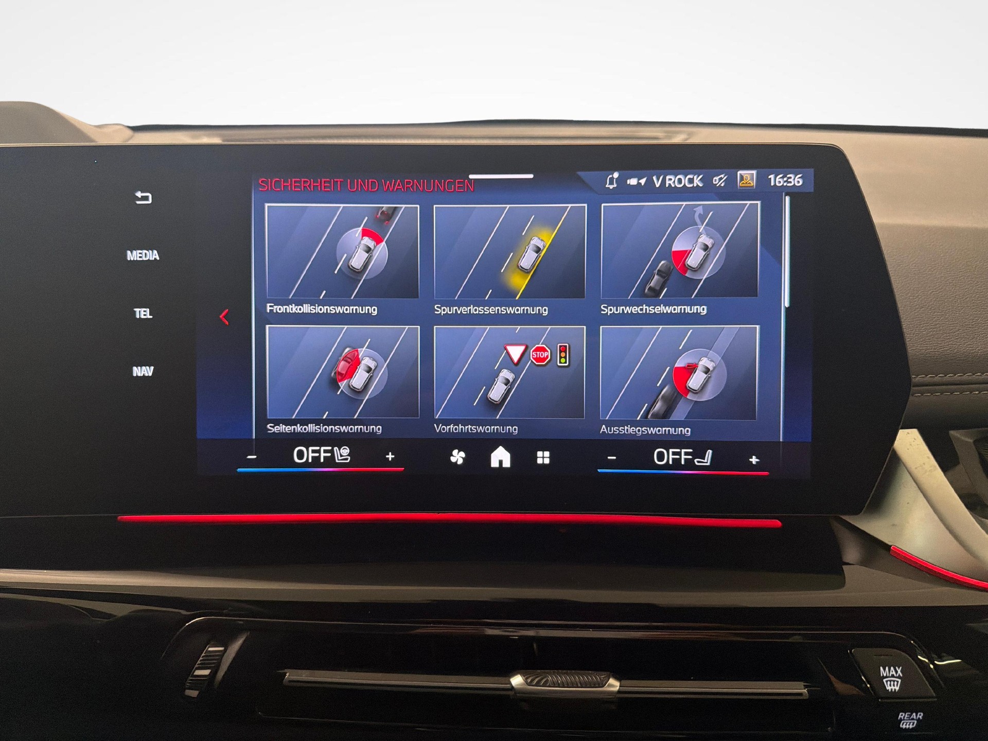 BMW X1 25e xDrive paddles-image-15