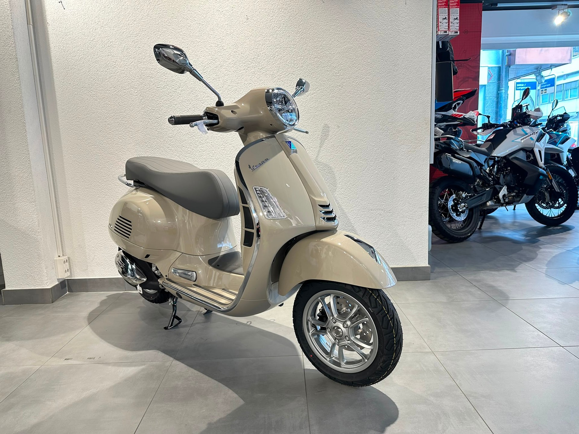 PIAGGIO Vespa GTS 310 | Neu | Roller | Garantie-showroom-element-3