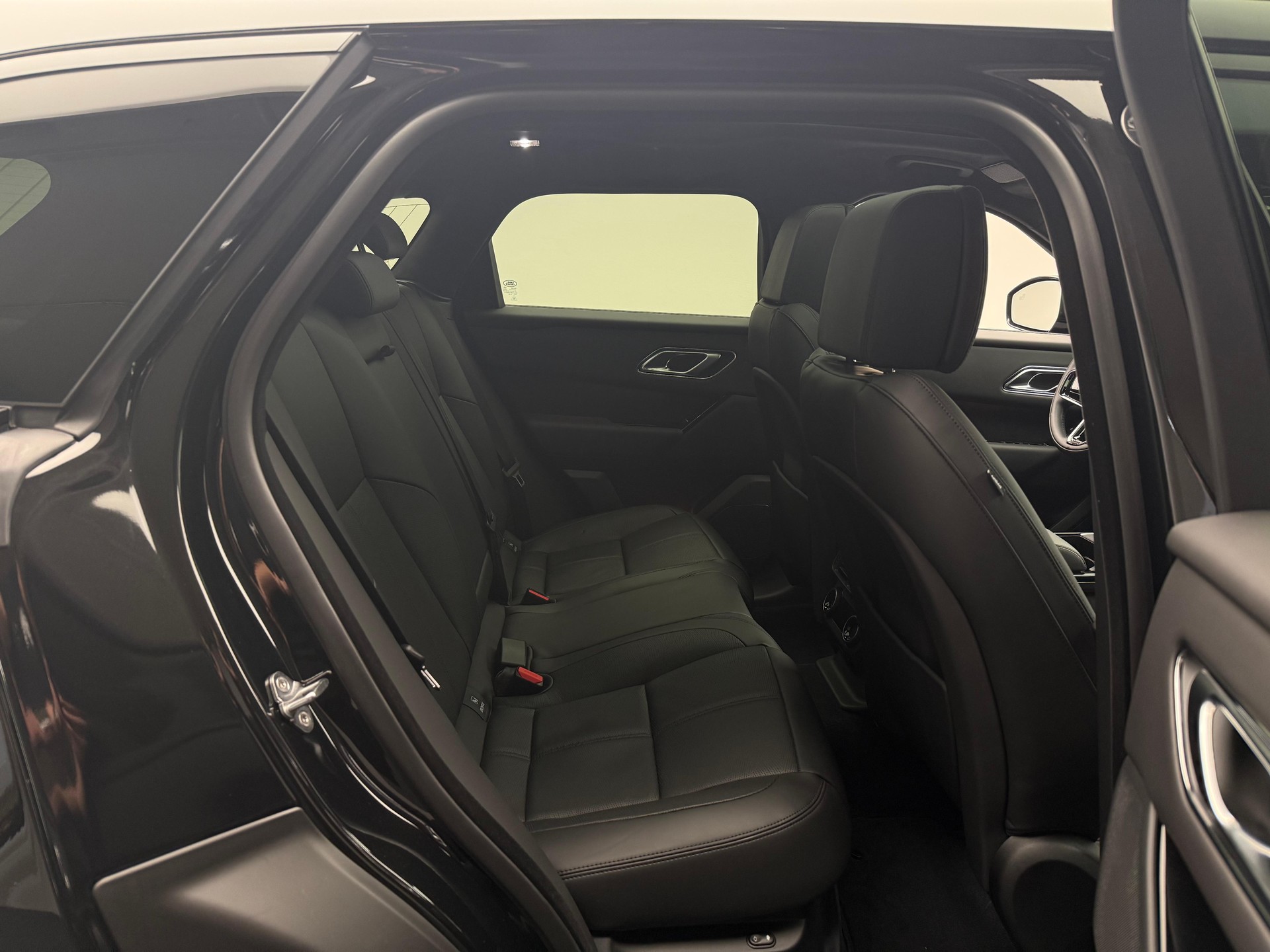 LAND ROVER Range Rover Velar 3.0 I6 Autobiography-image-16