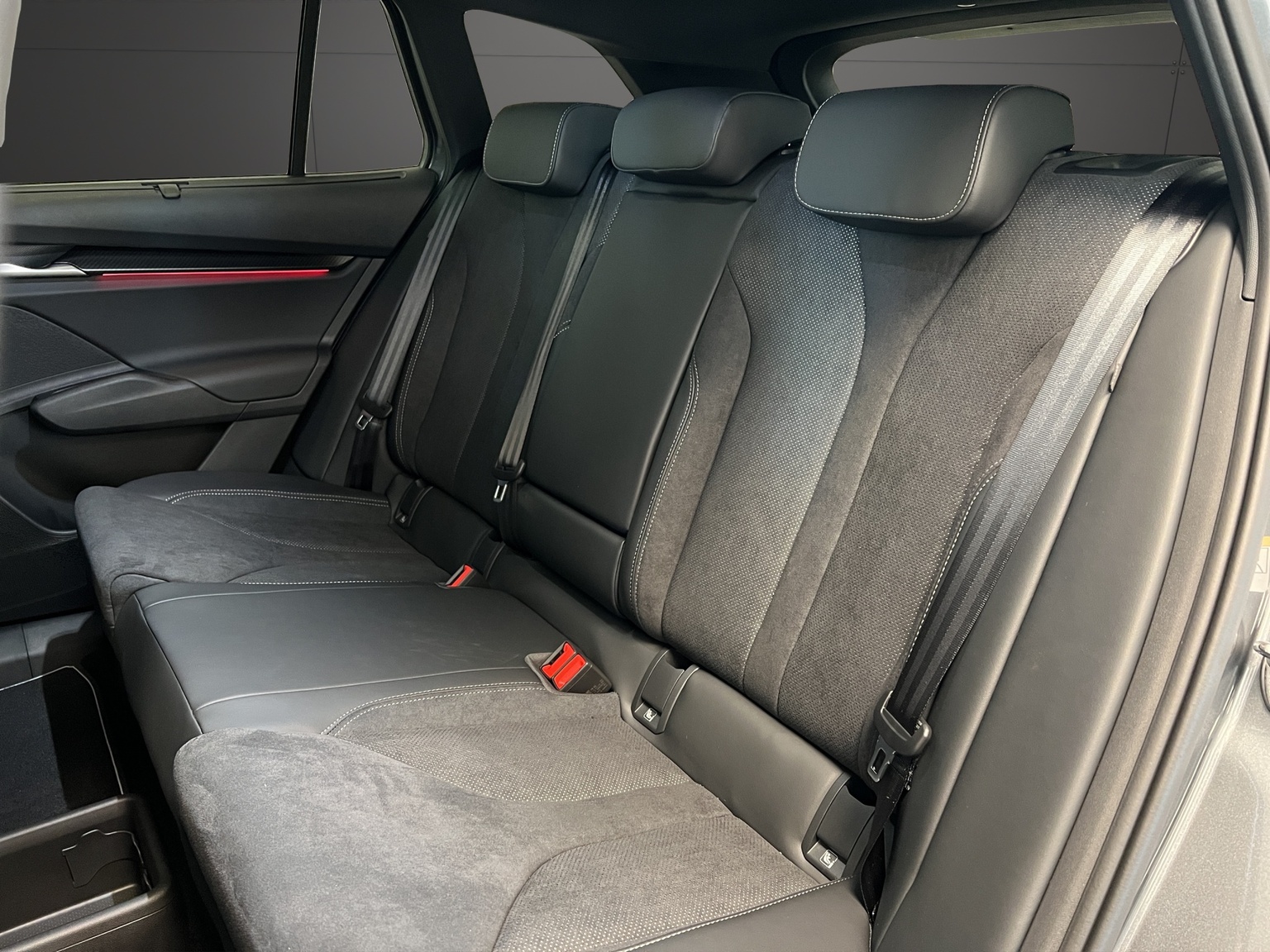 SKODA Enyaq 85x Sportline 4x4-image-7