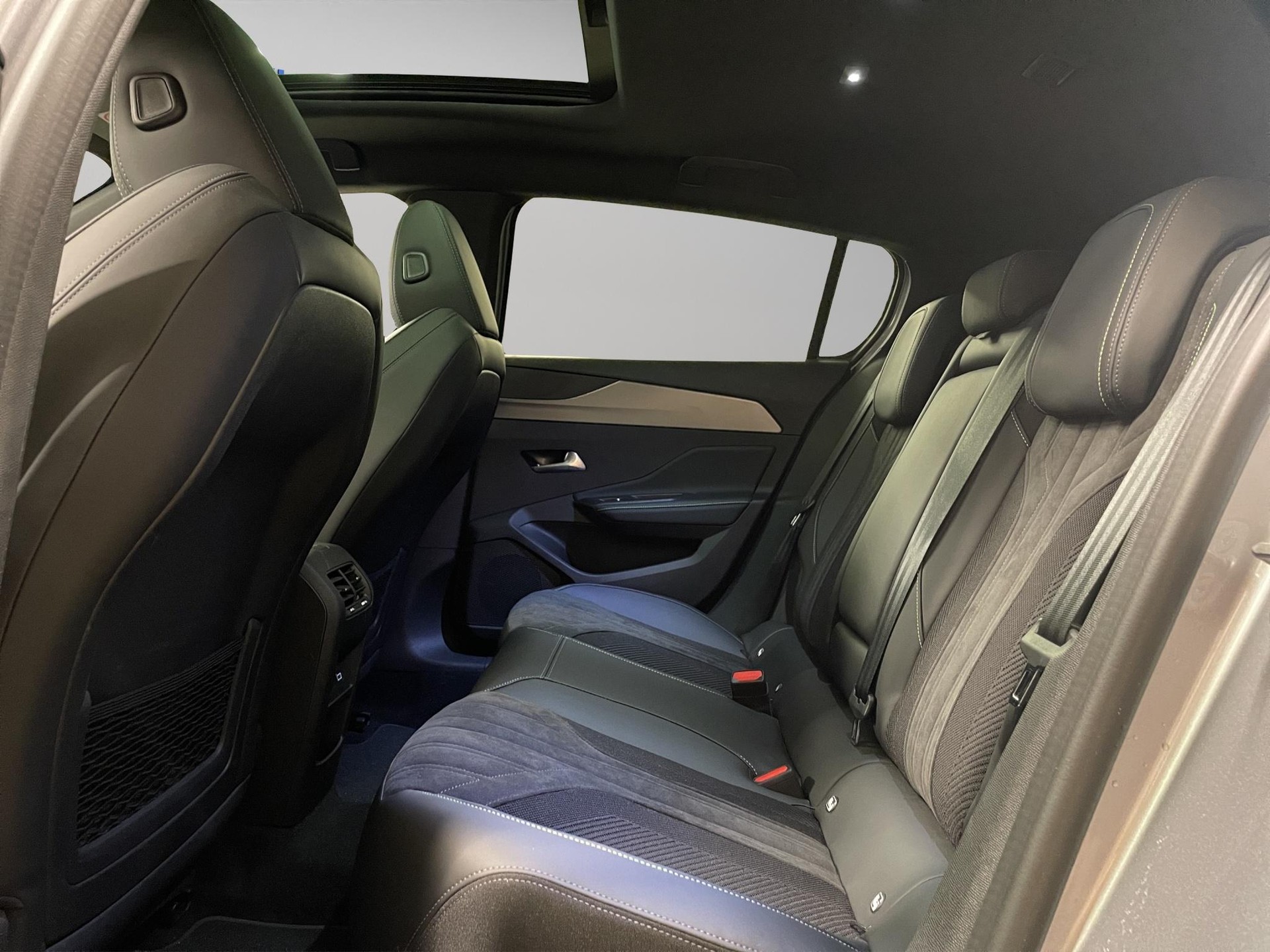 PEUGEOT 308 1.6 PHEV 225 GT-image-7