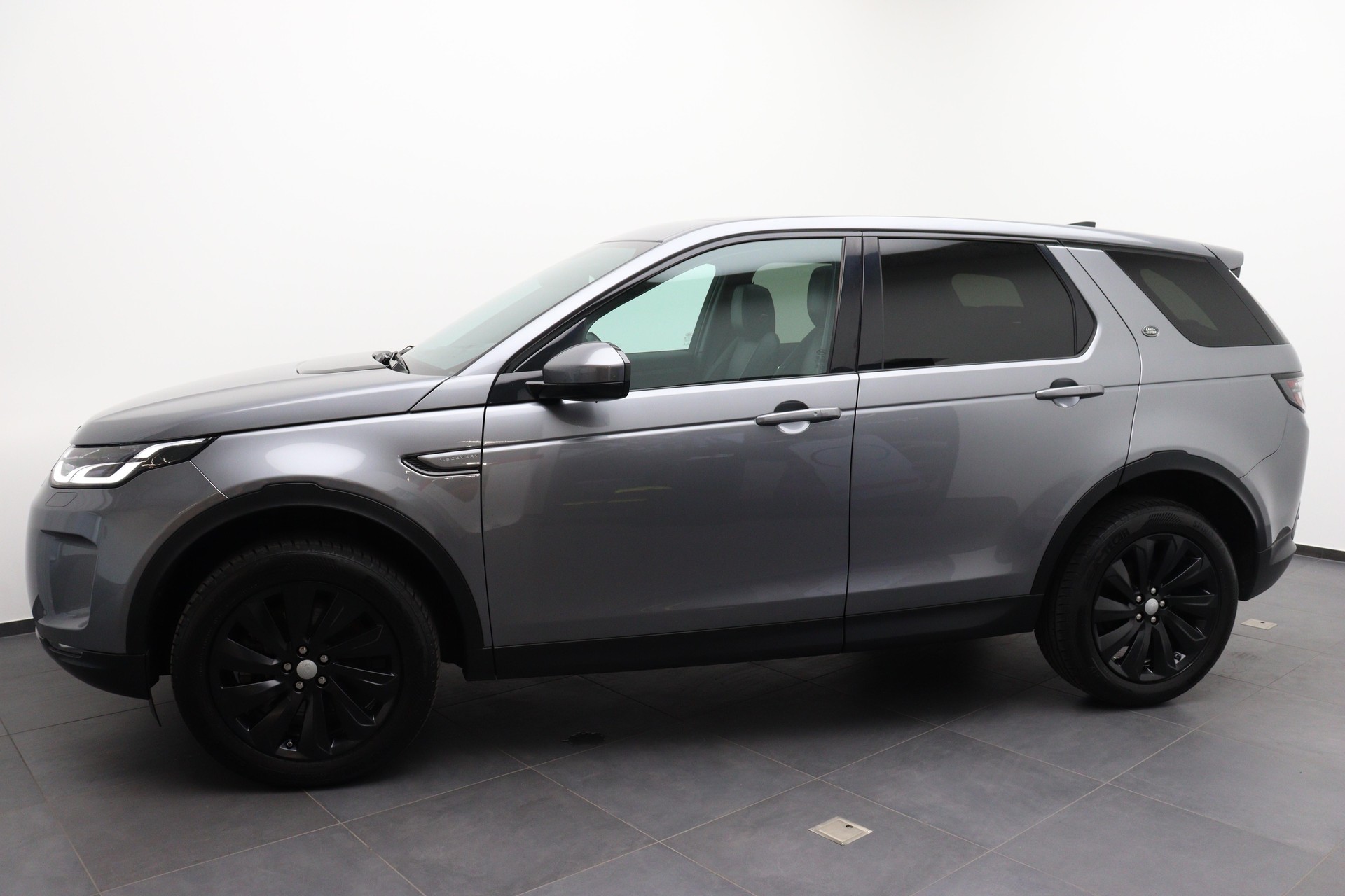 LAND ROVER Discovery Sport 2.0 TD4 180 SE-image-2