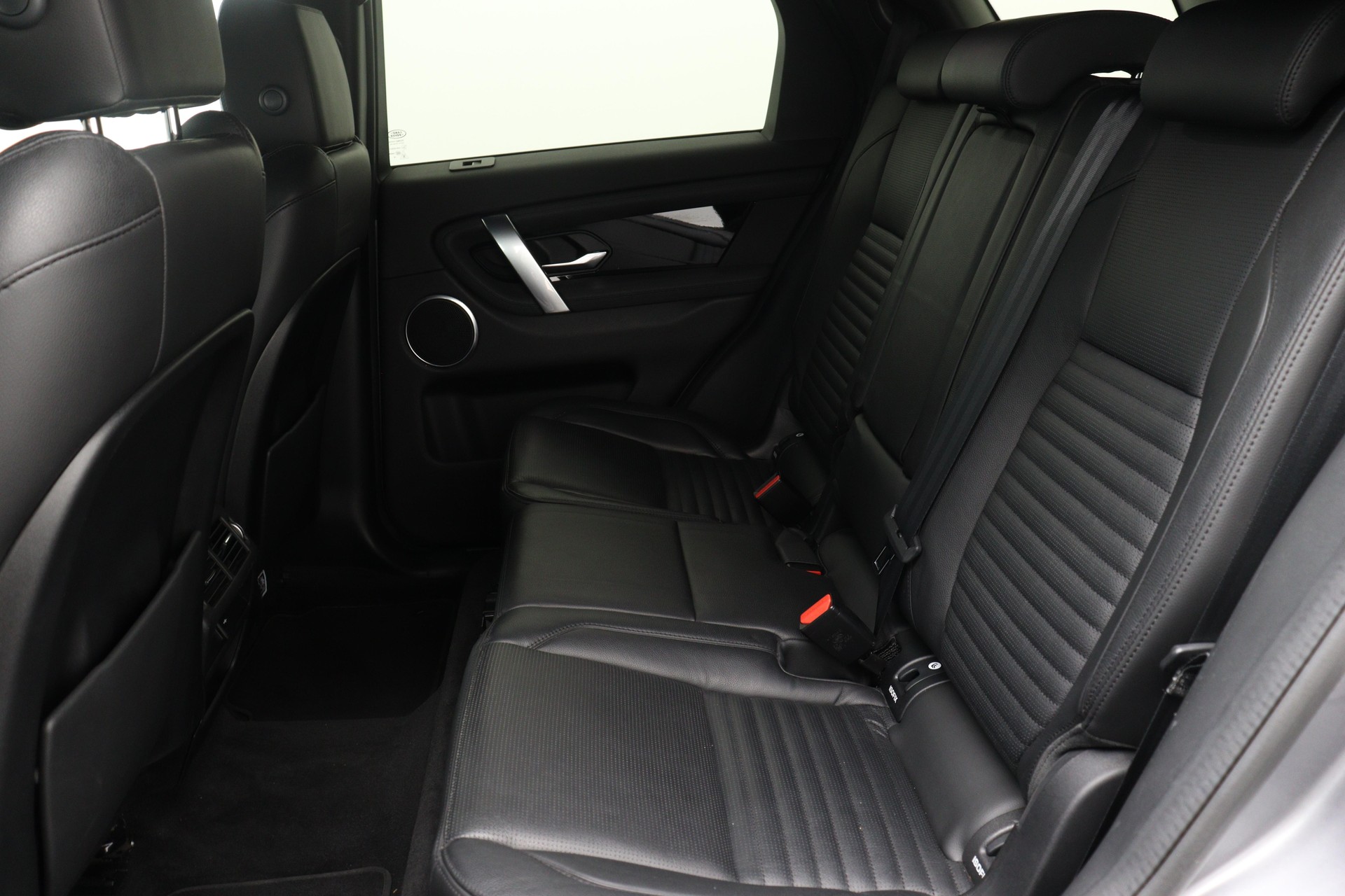LAND ROVER Discovery Sport 2.0 TD4 180 SE-image-10