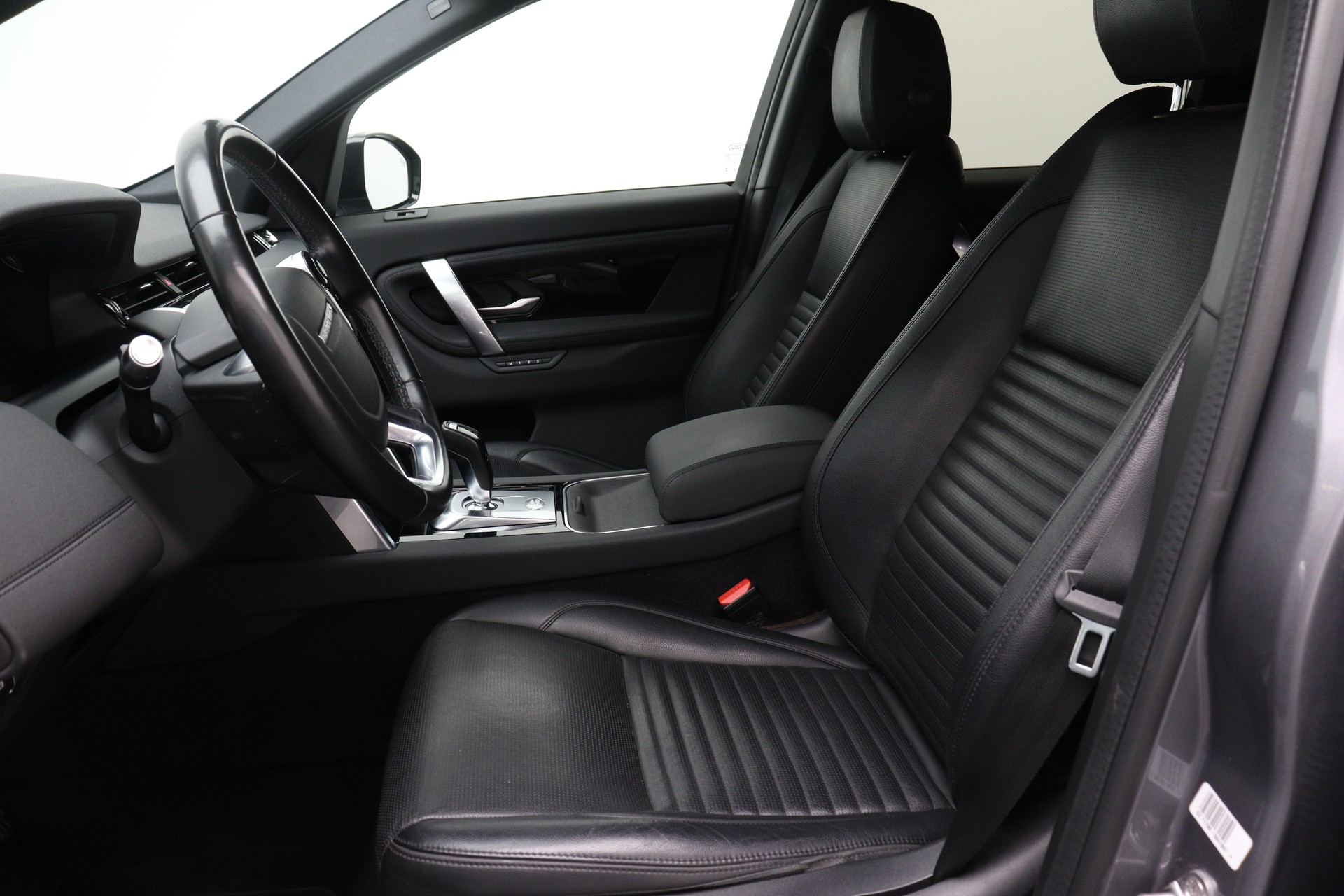LAND ROVER Discovery Sport 2.0 TD4 180 SE-image-6
