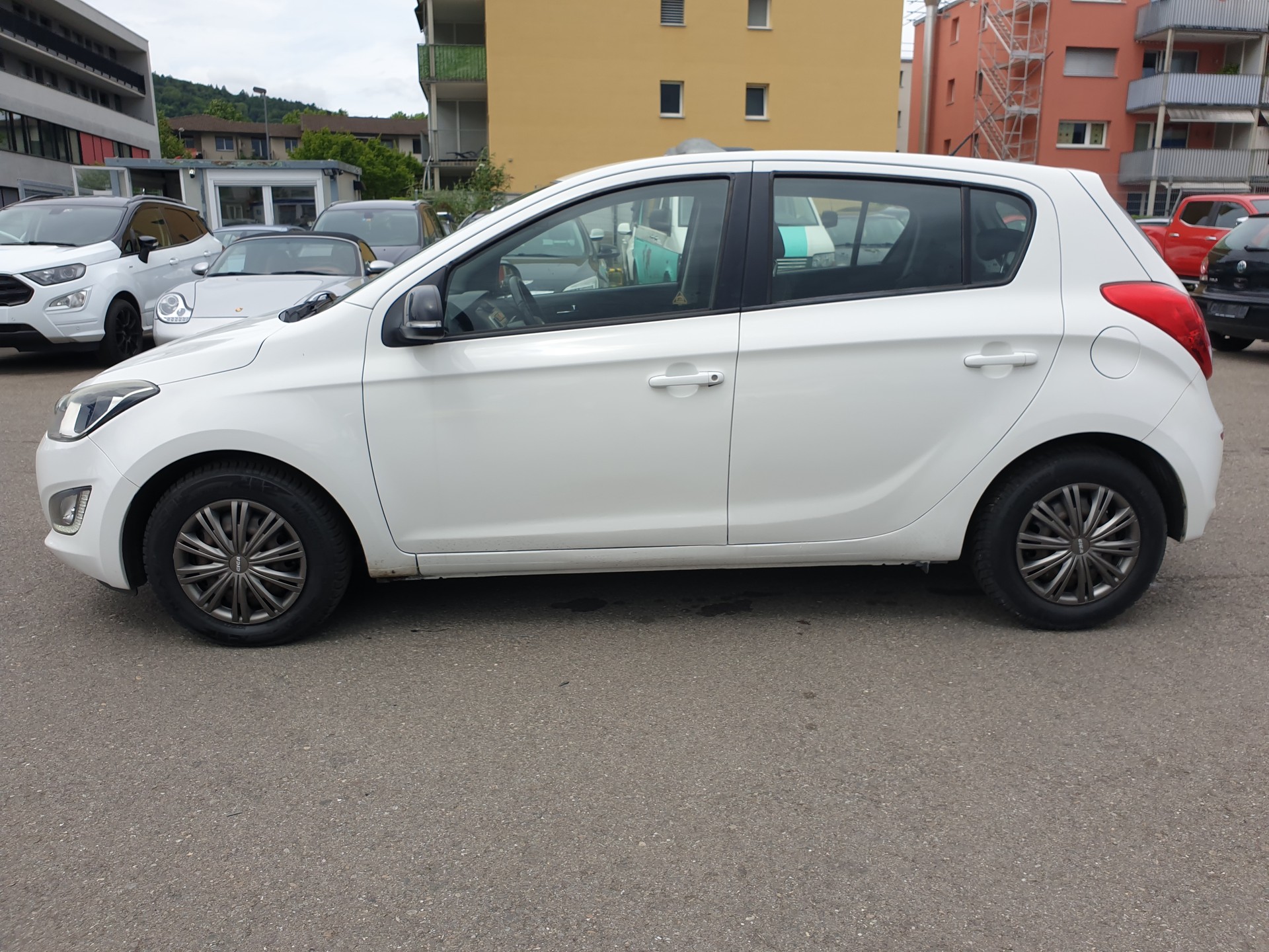 HYUNDAI i20 1.4 Style Automatic-image-2