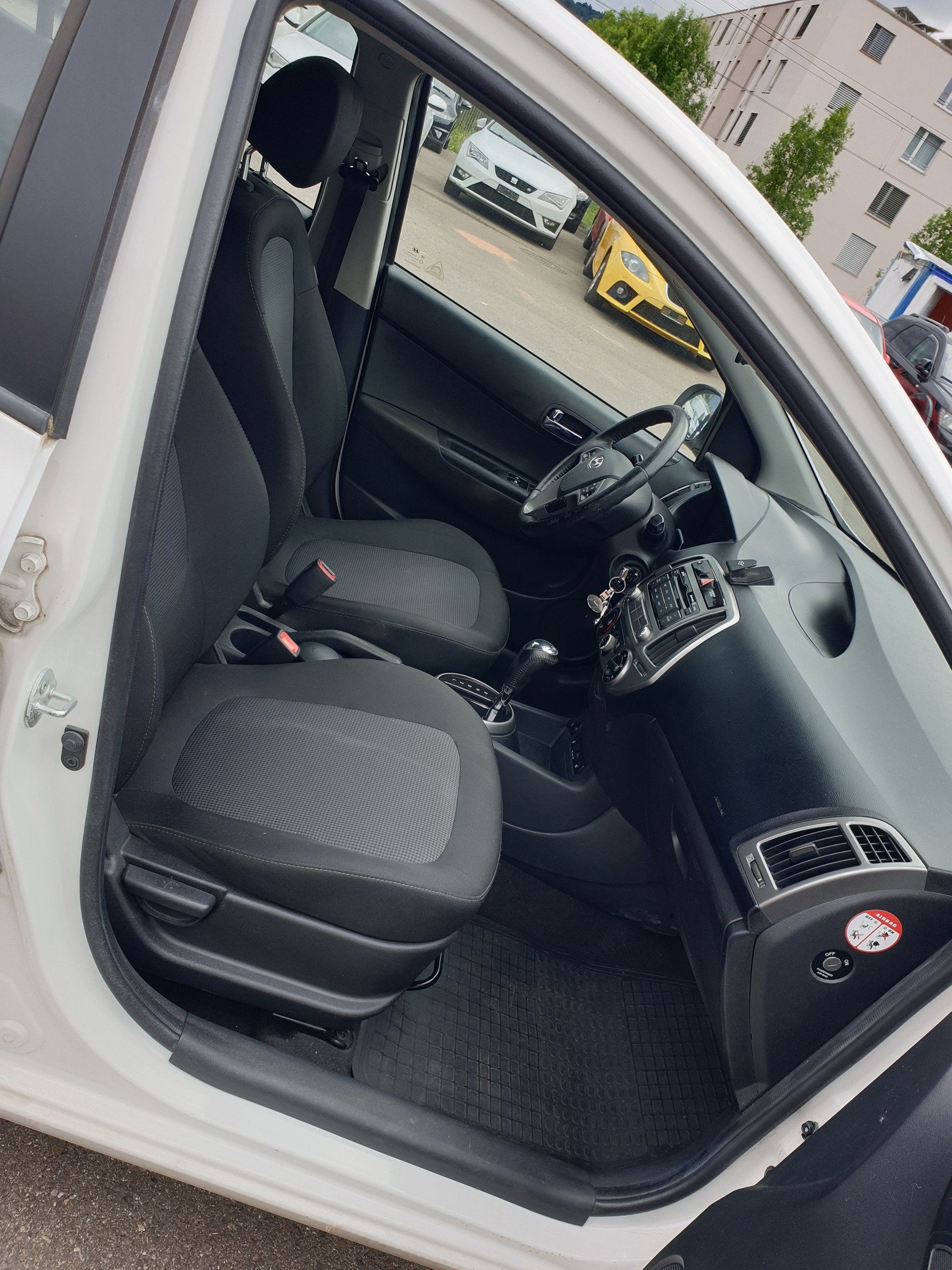 HYUNDAI i20 1.4 Style Automatic-image-14