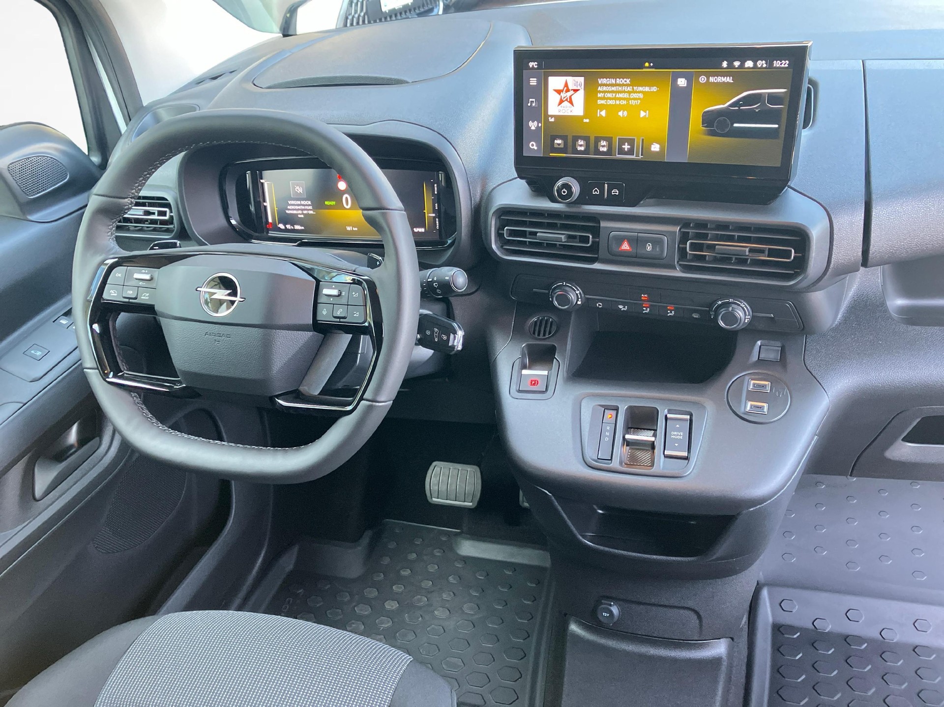 OPEL Combo-e Cargo 2.4 t Electric-image-8