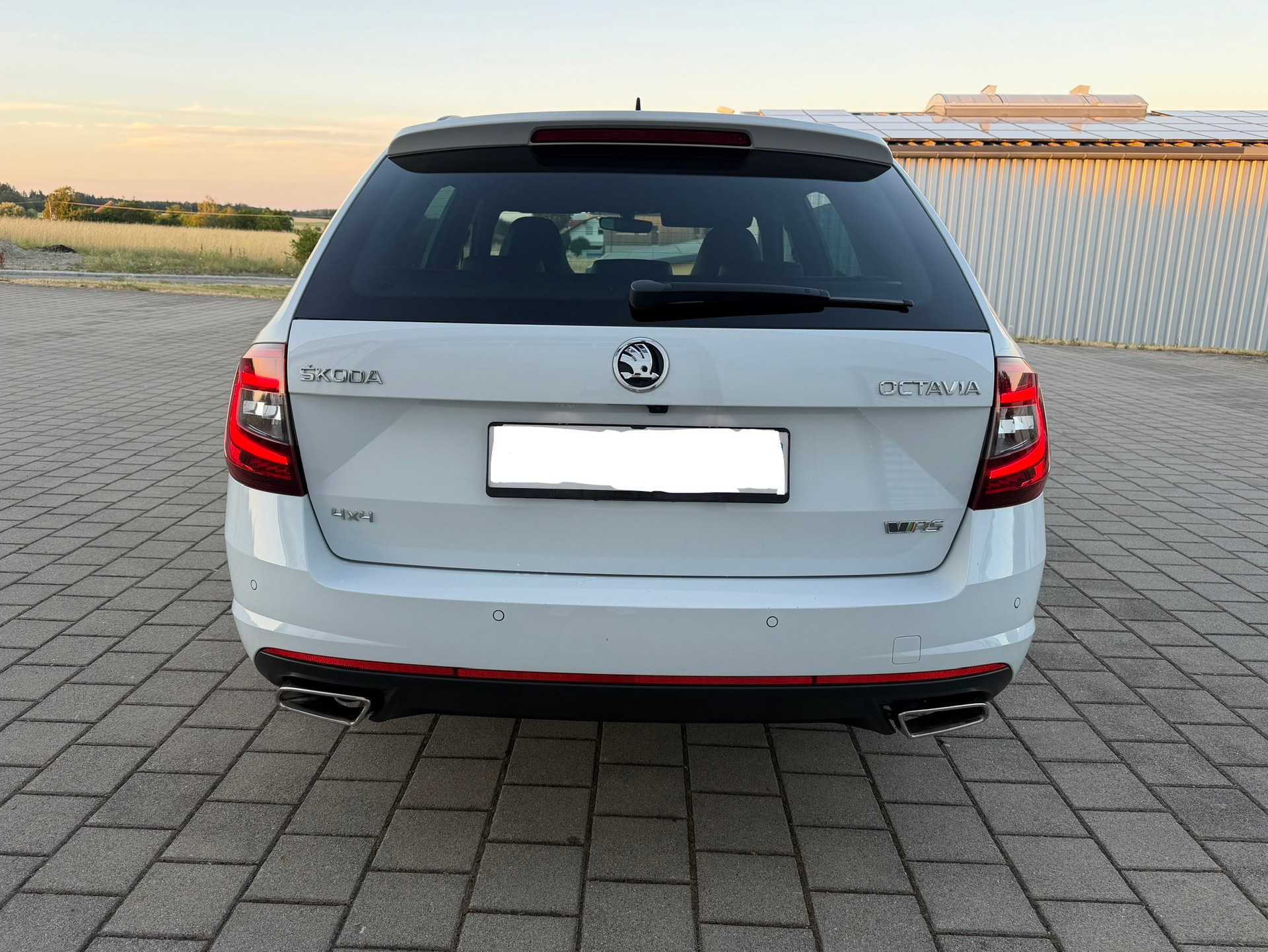 SKODA 2.0 TDI 184 RS 4x4 DSG-image-2