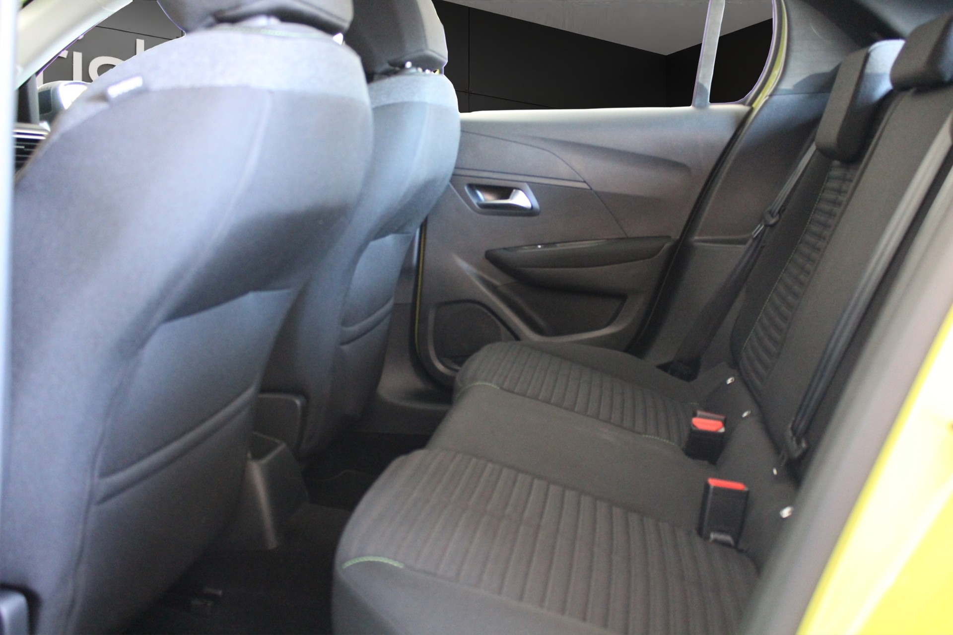 PEUGEOT 208 1.2 PureTech 100 Active-image-9
