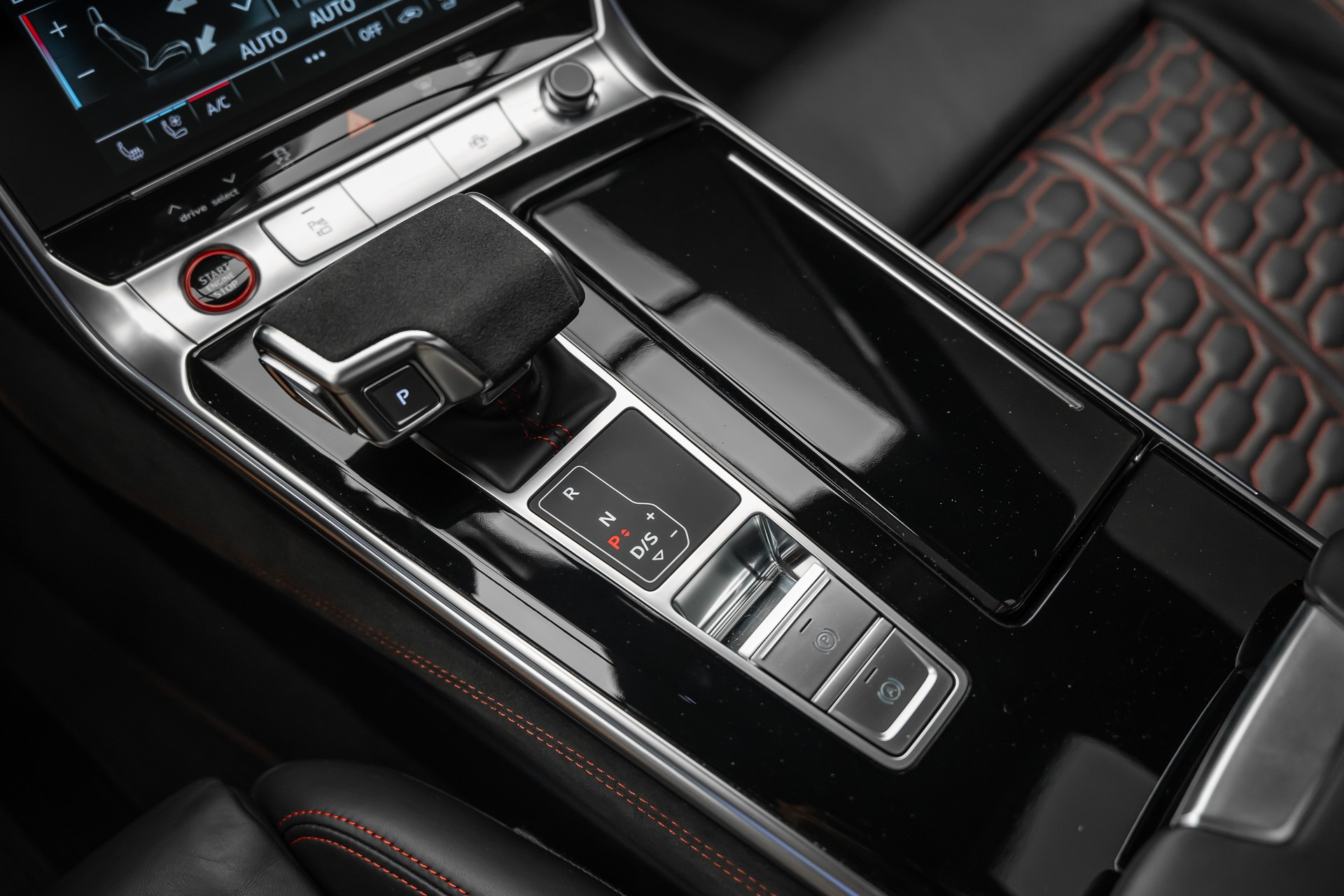 AUDI * RS6 AVANT * INDIVIDUALLACKIERUNG PORSCHE KREIDE * V-MAX 305 KM/H * LEASING AB 754.- *-image-30
