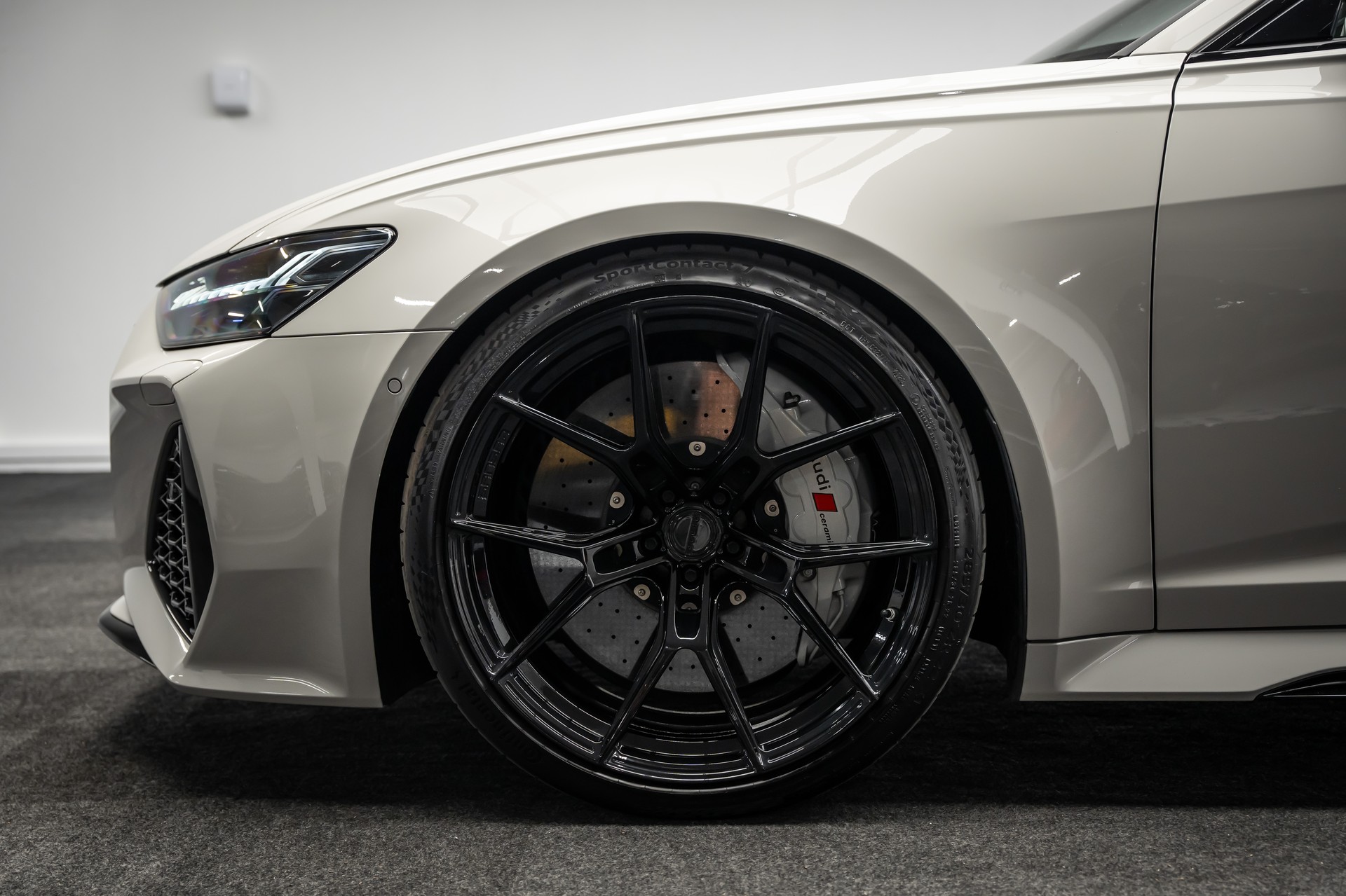 AUDI * RS6 AVANT * INDIVIDUALLACKIERUNG PORSCHE KREIDE * V-MAX 305 KM/H * LEASING AB 754.- *-image-1