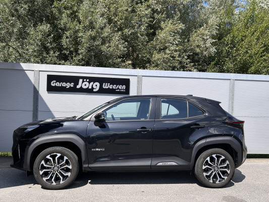 TOYOTA Yaris Cr. 1.5 Trend AWD A-image-2