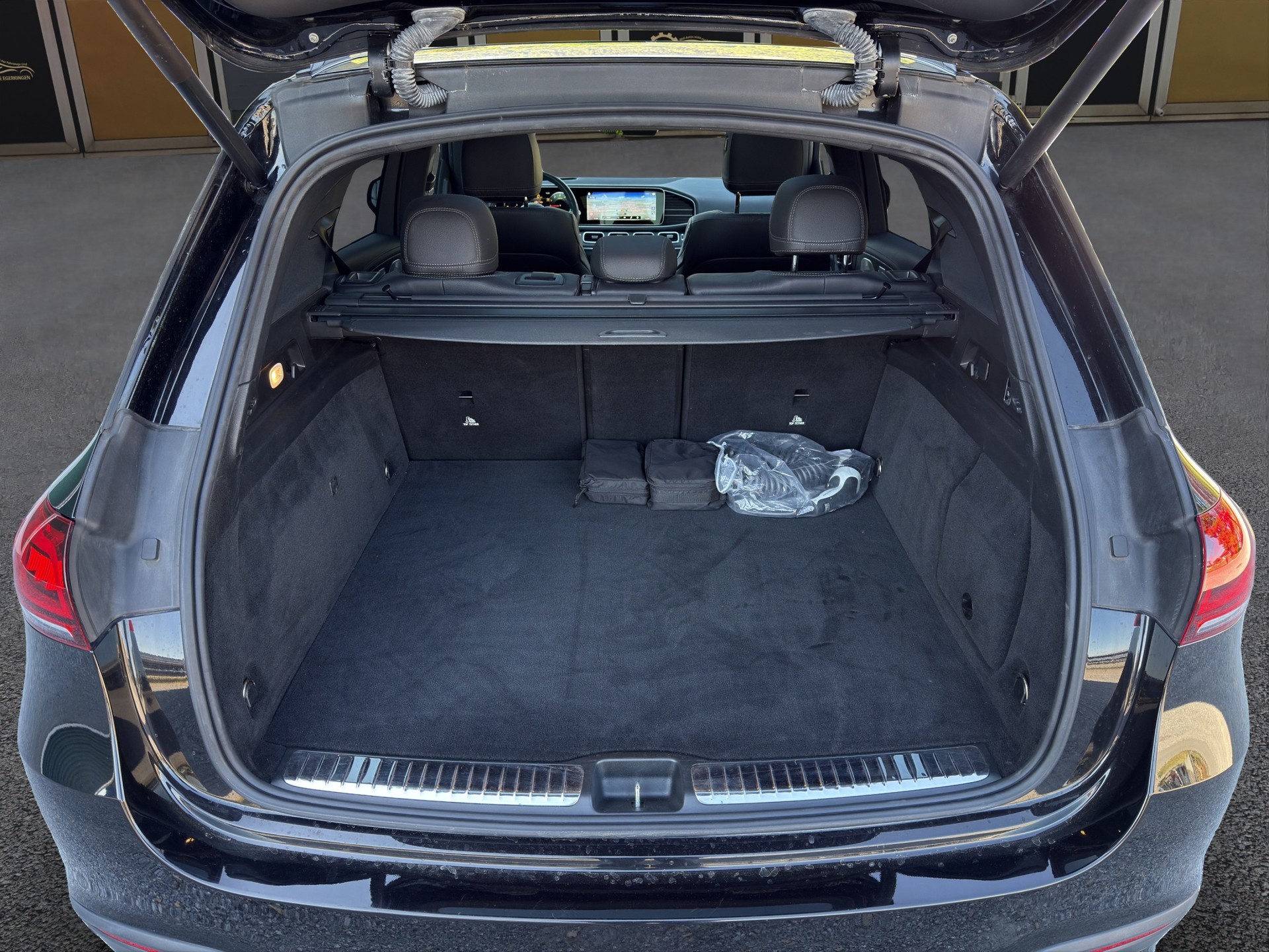 MERCEDES-BENZ GLE 350 de AMG Line 4matic-image-14