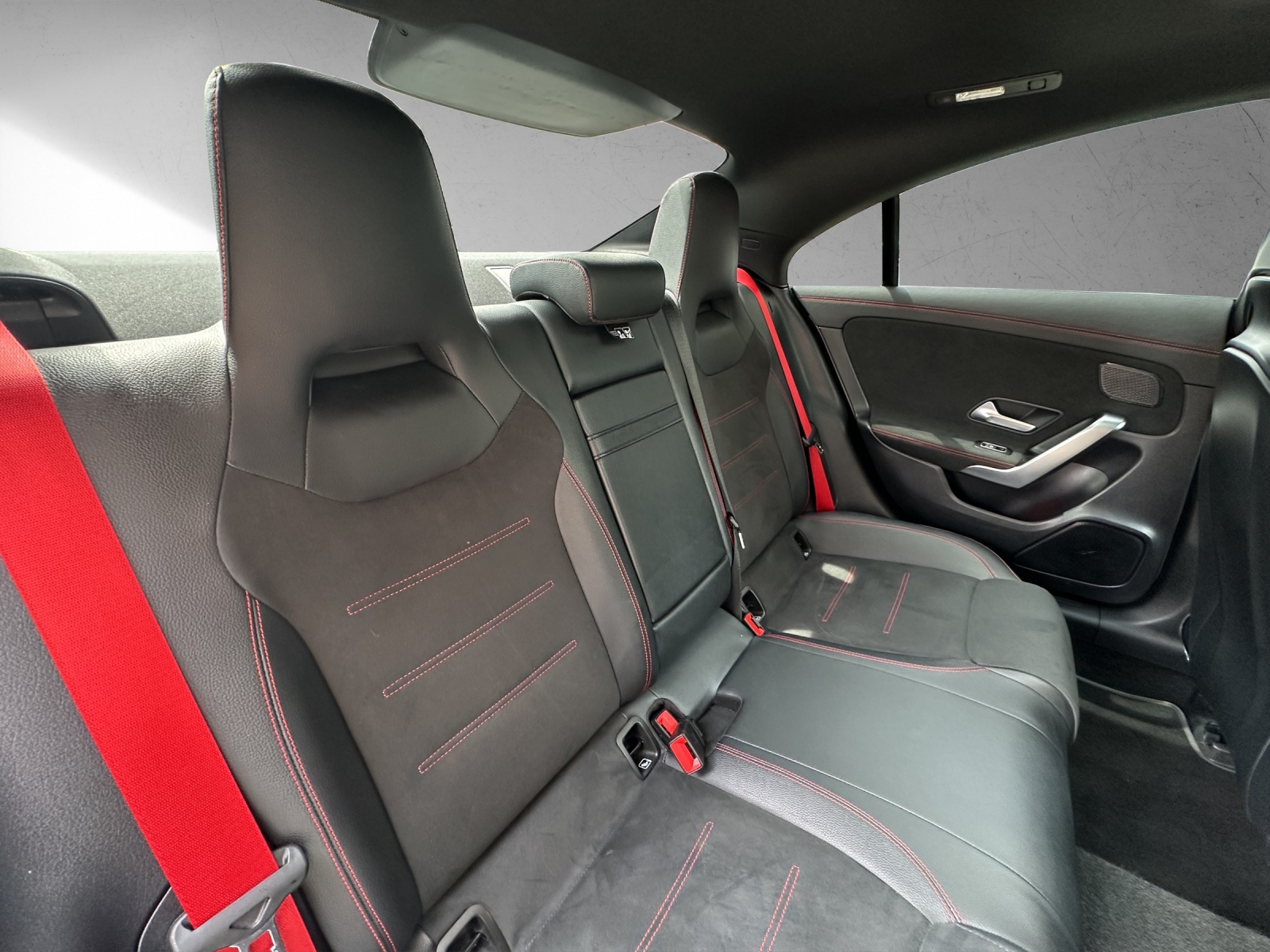 MERCEDES-BENZ CLA 45 S AMG 4Matic+ 8G-DCT-image-13