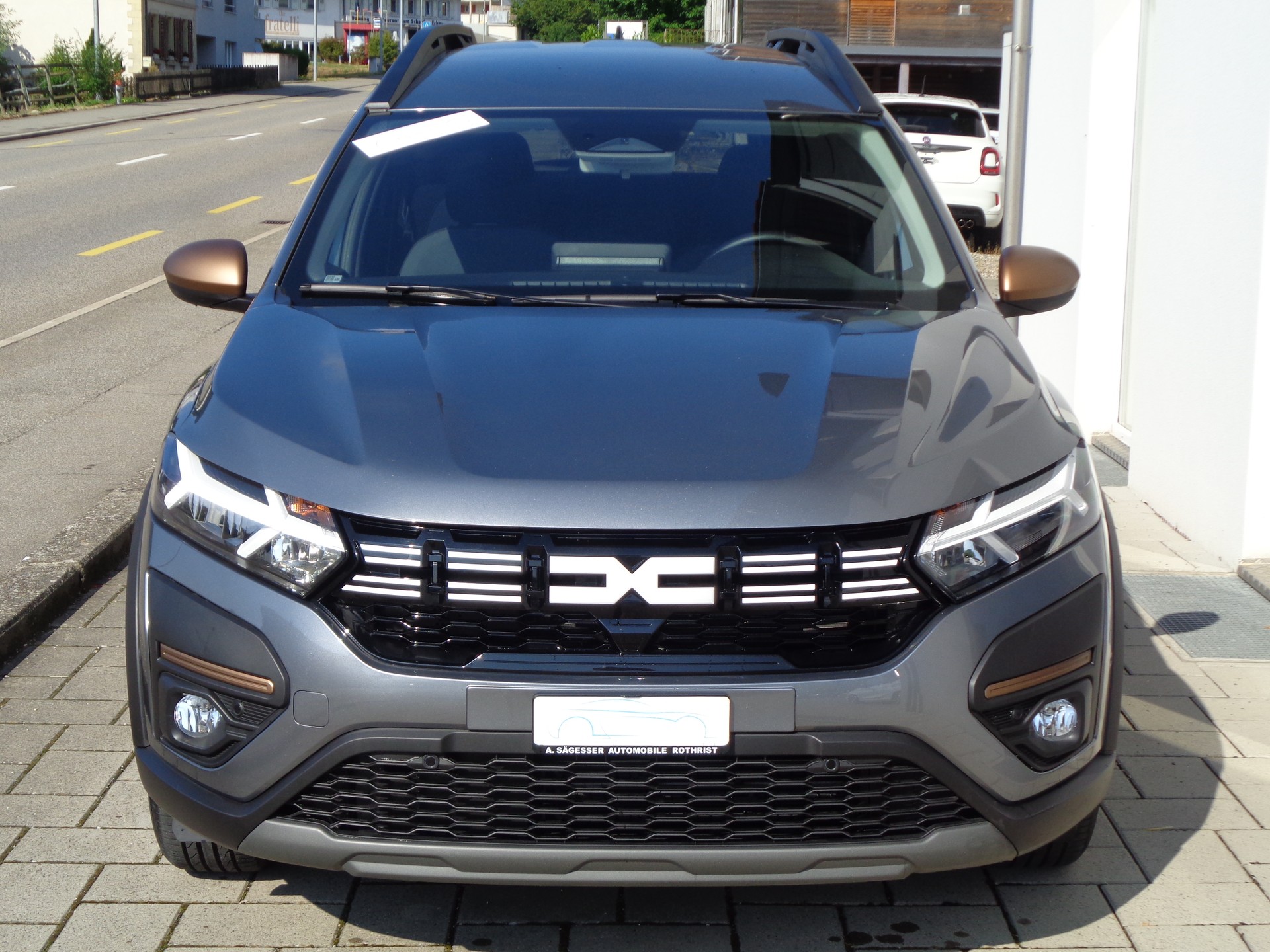 DACIA Jogger HEV 140 Extreme+-image-2