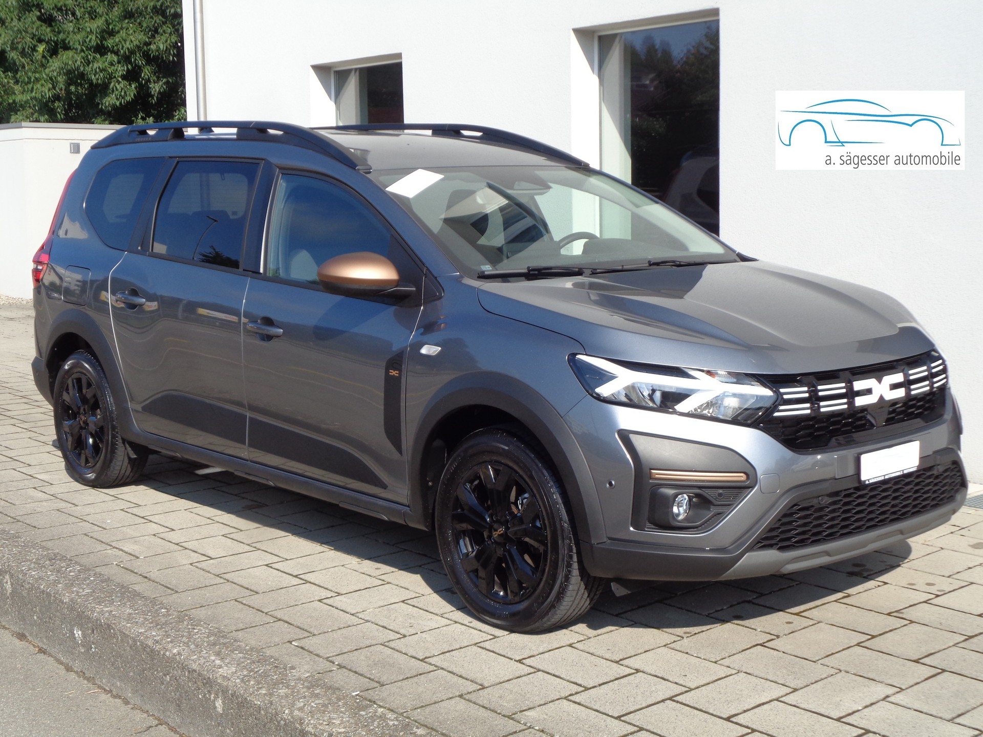 DACIA Jogger HEV 140 Extreme+-image-0