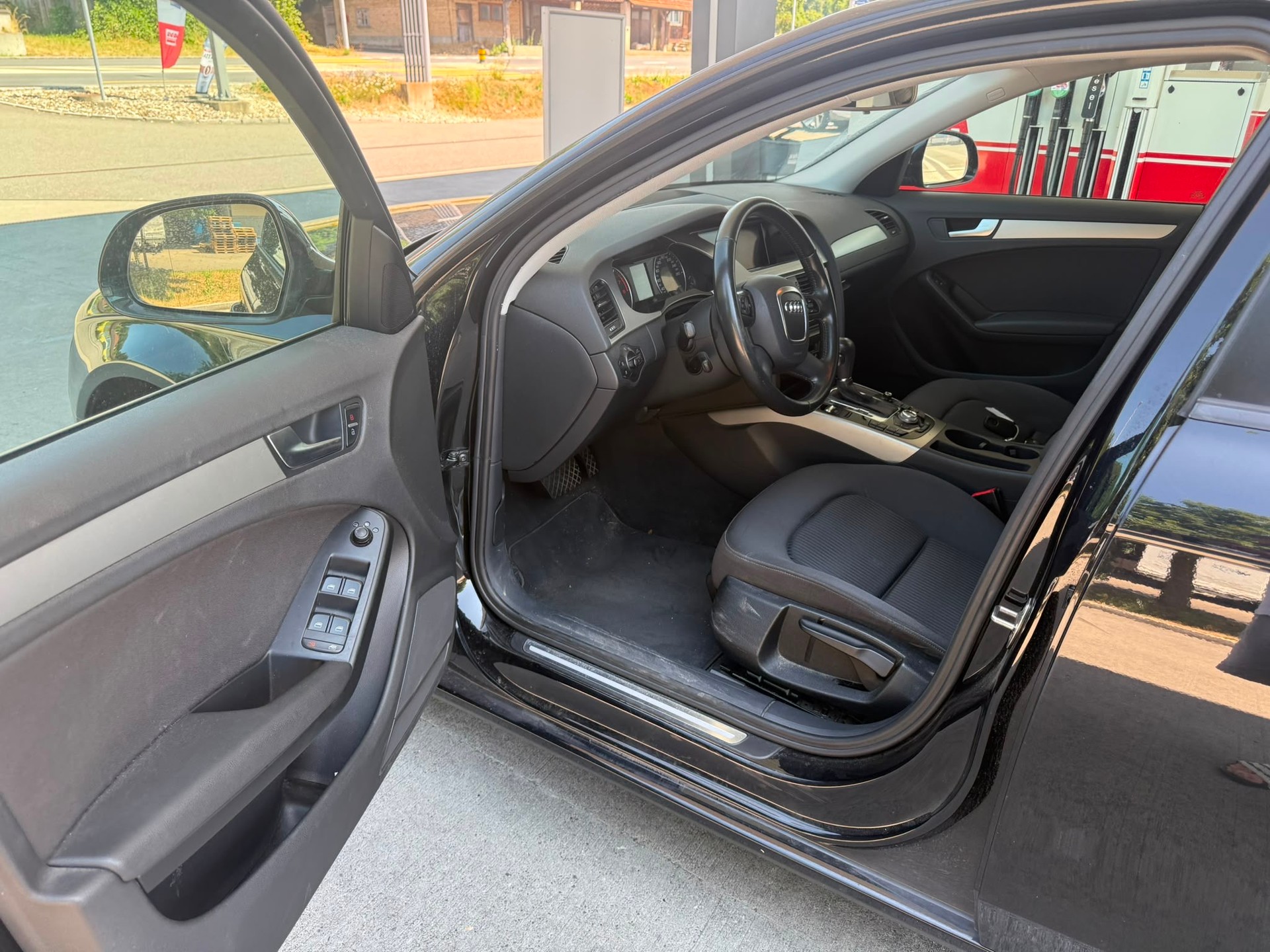 AUDI A4 Avant 1.8 TFSI multitronic *TOP AUTO*-image-8