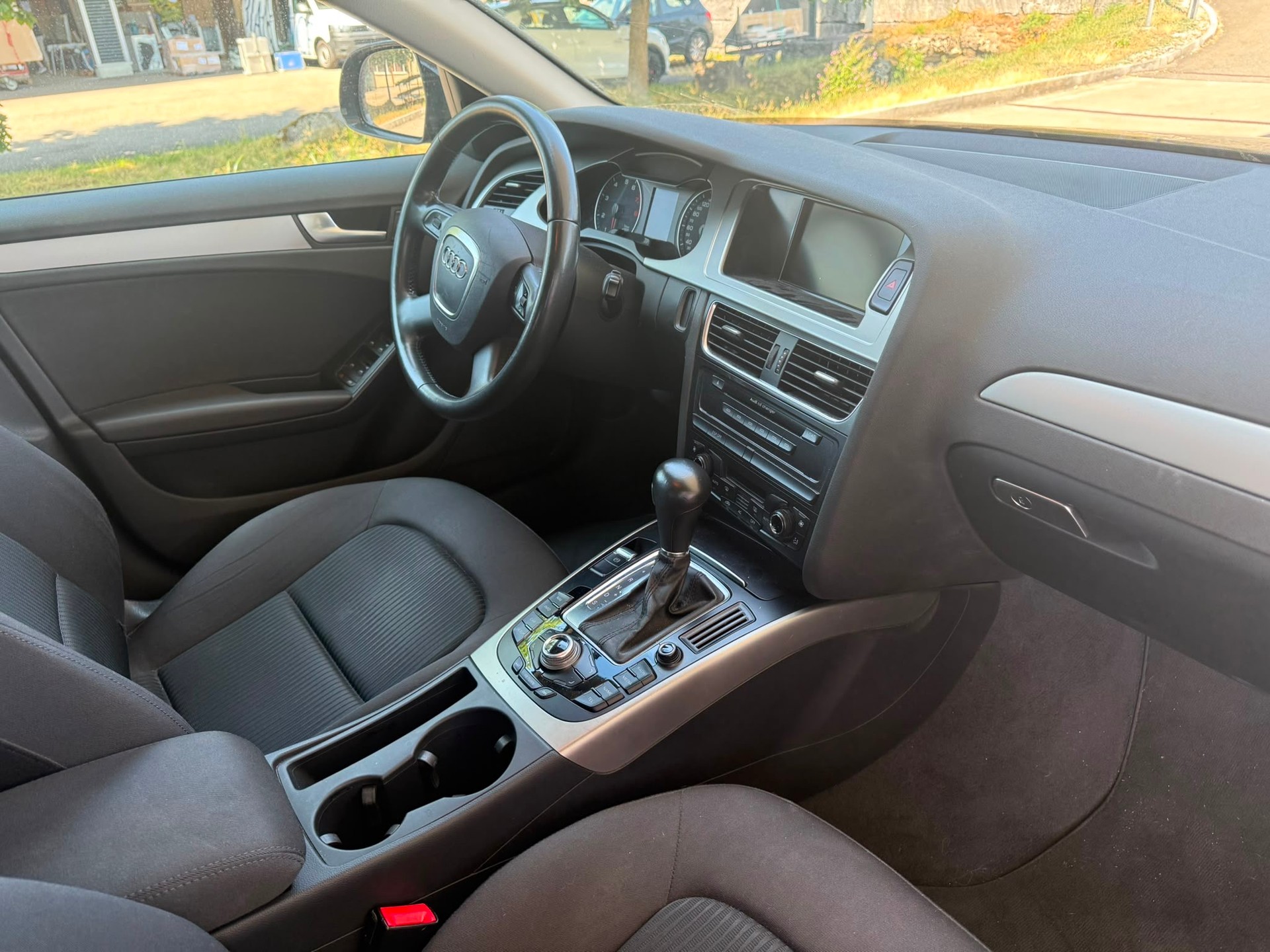AUDI A4 Avant 1.8 TFSI multitronic *TOP AUTO*-image-6