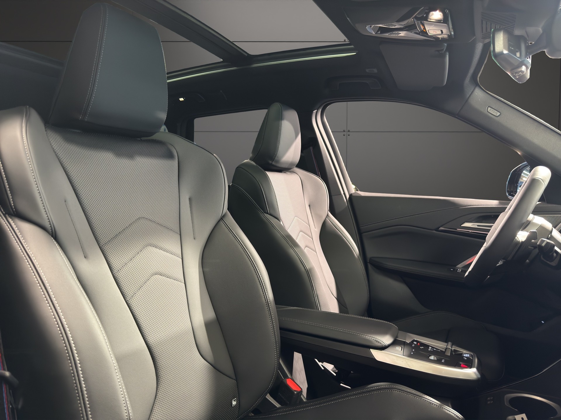 BMW X1 23i xDrive-image-17