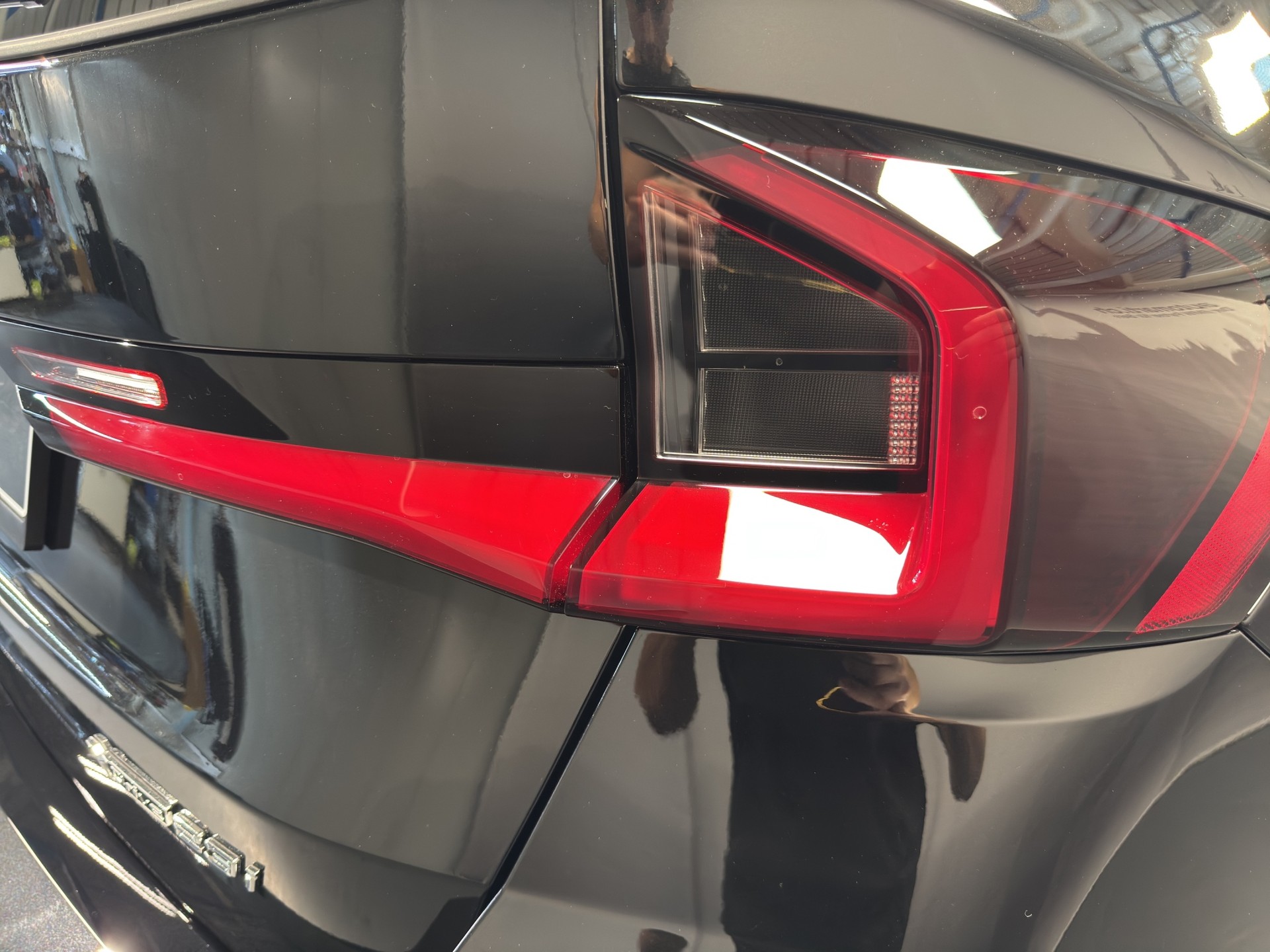 BMW X1 23i xDrive-image-5