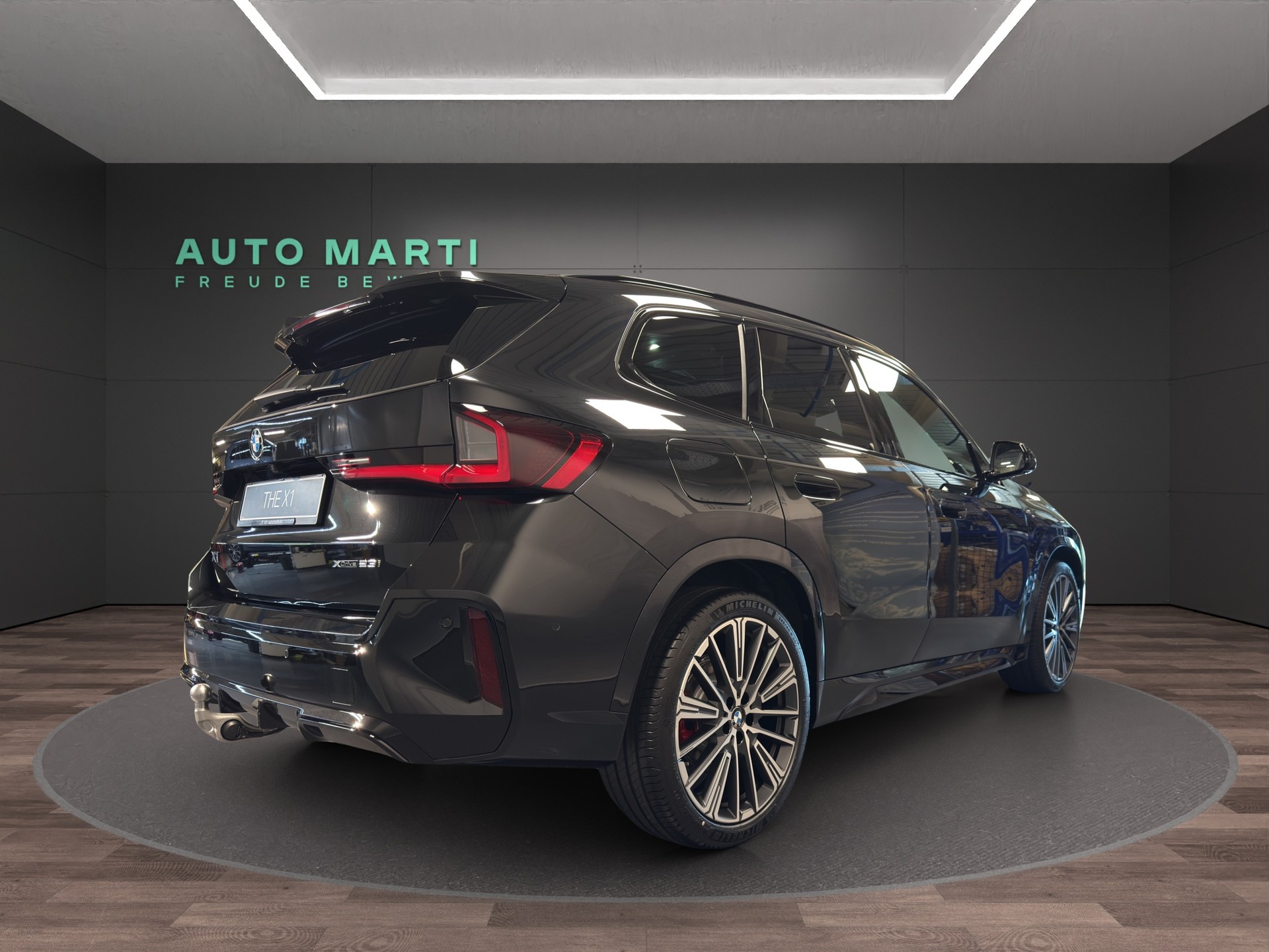 BMW X1 23i xDrive-image-3
