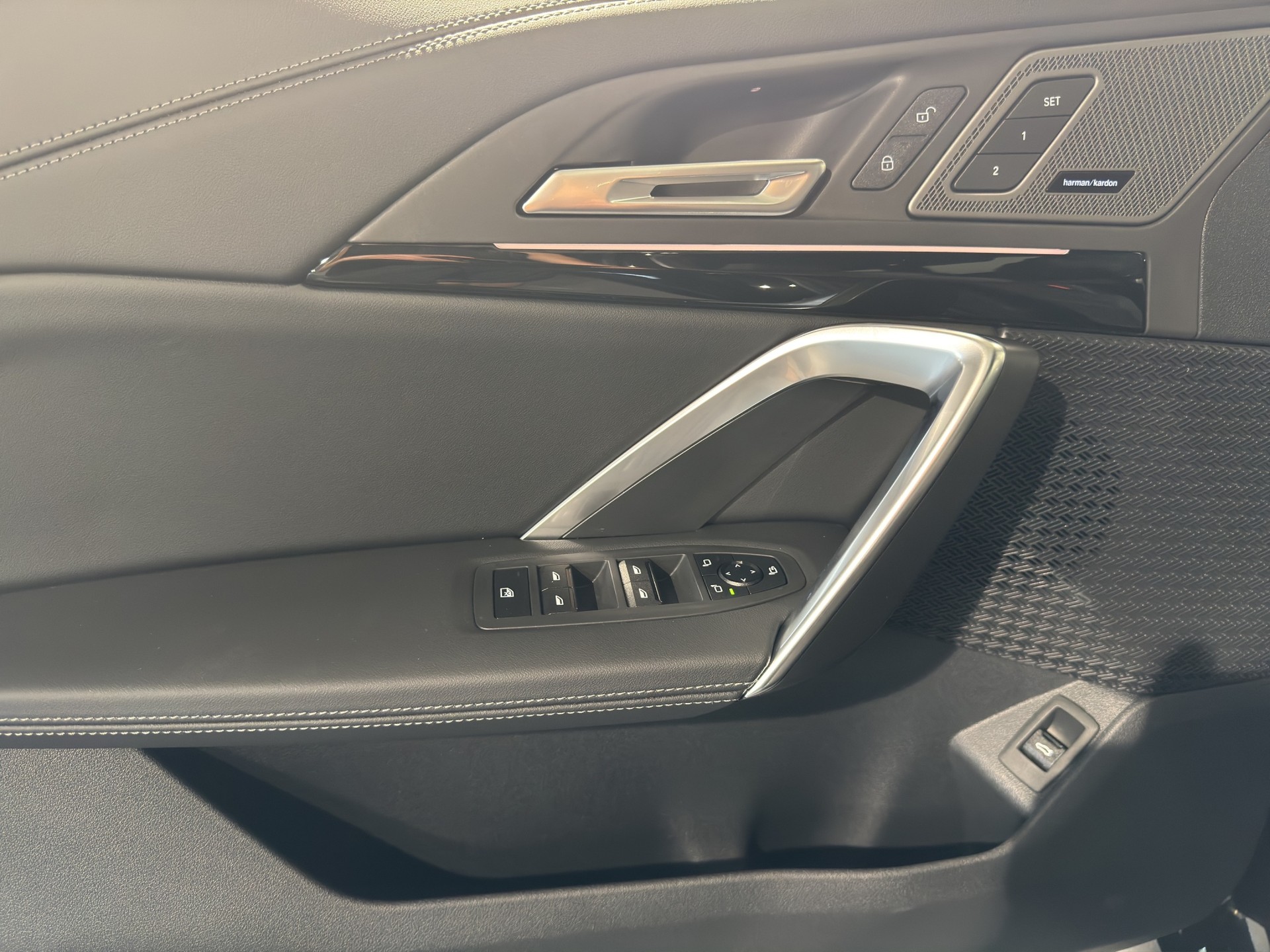 BMW X1 23i xDrive-image-11