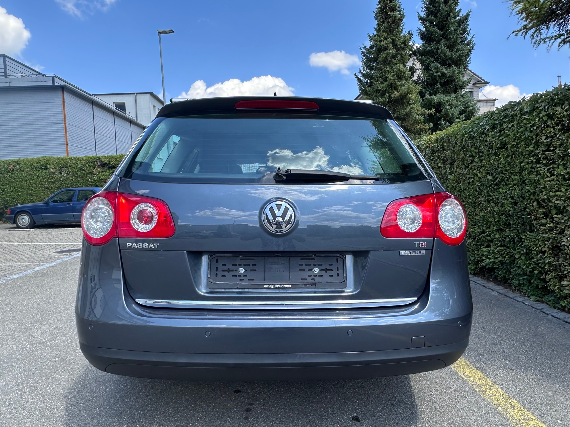 VW Passat Variant 1.4 EcoFuel Highline DSG-image-5