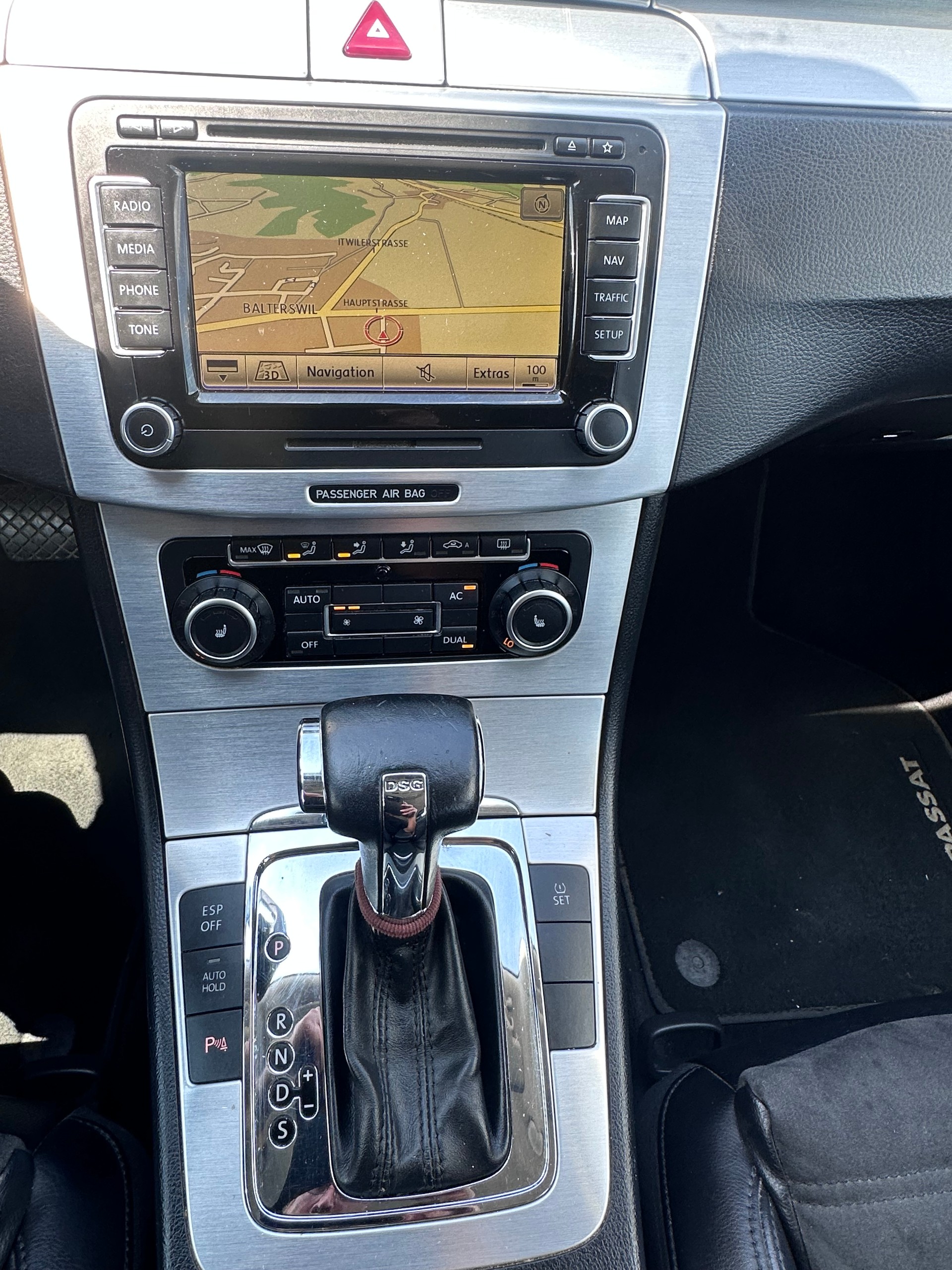 VW Passat Variant 1.4 EcoFuel Highline DSG-image-12