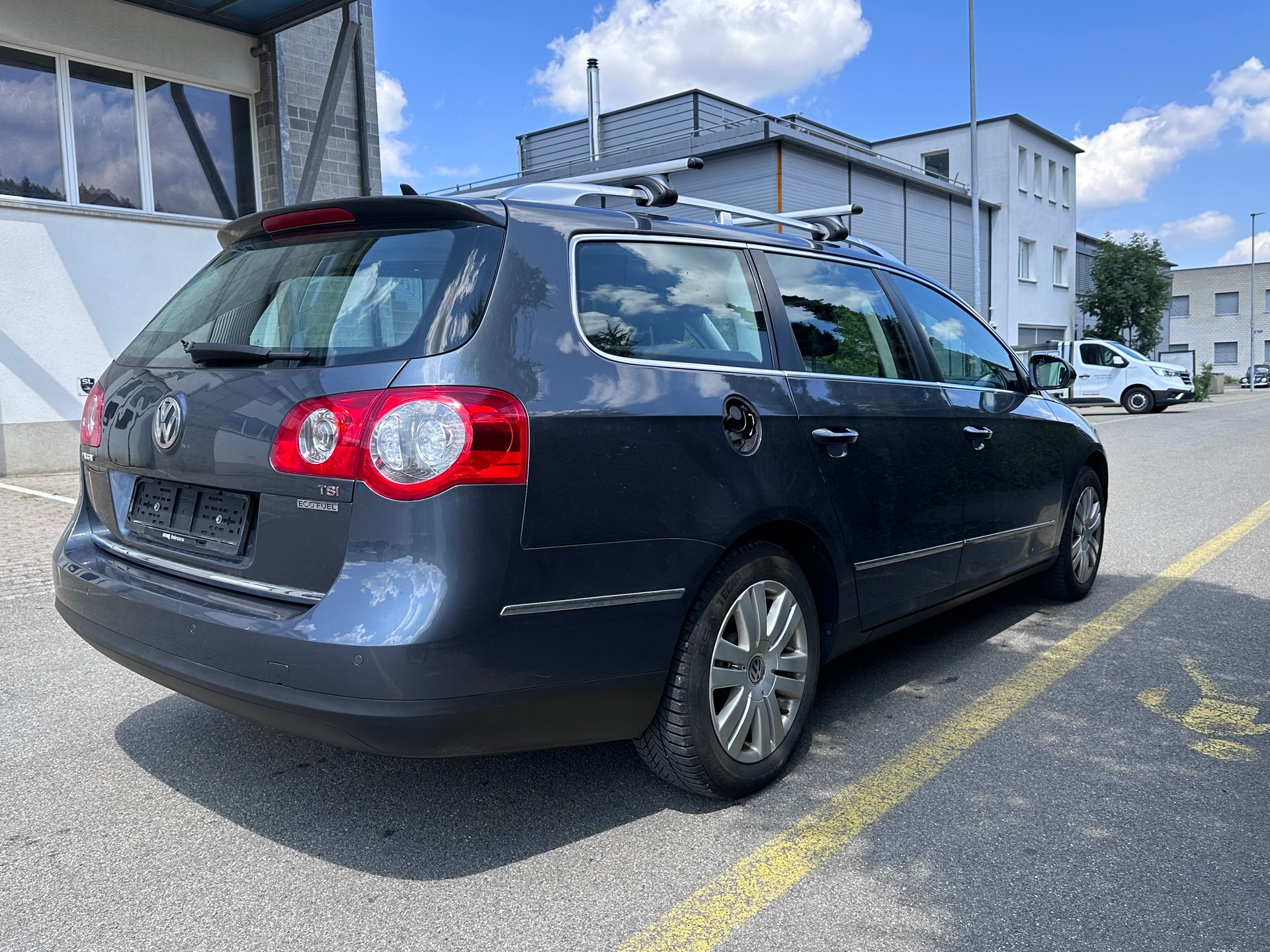 VW Passat Variant 1.4 EcoFuel Highline DSG-image-6