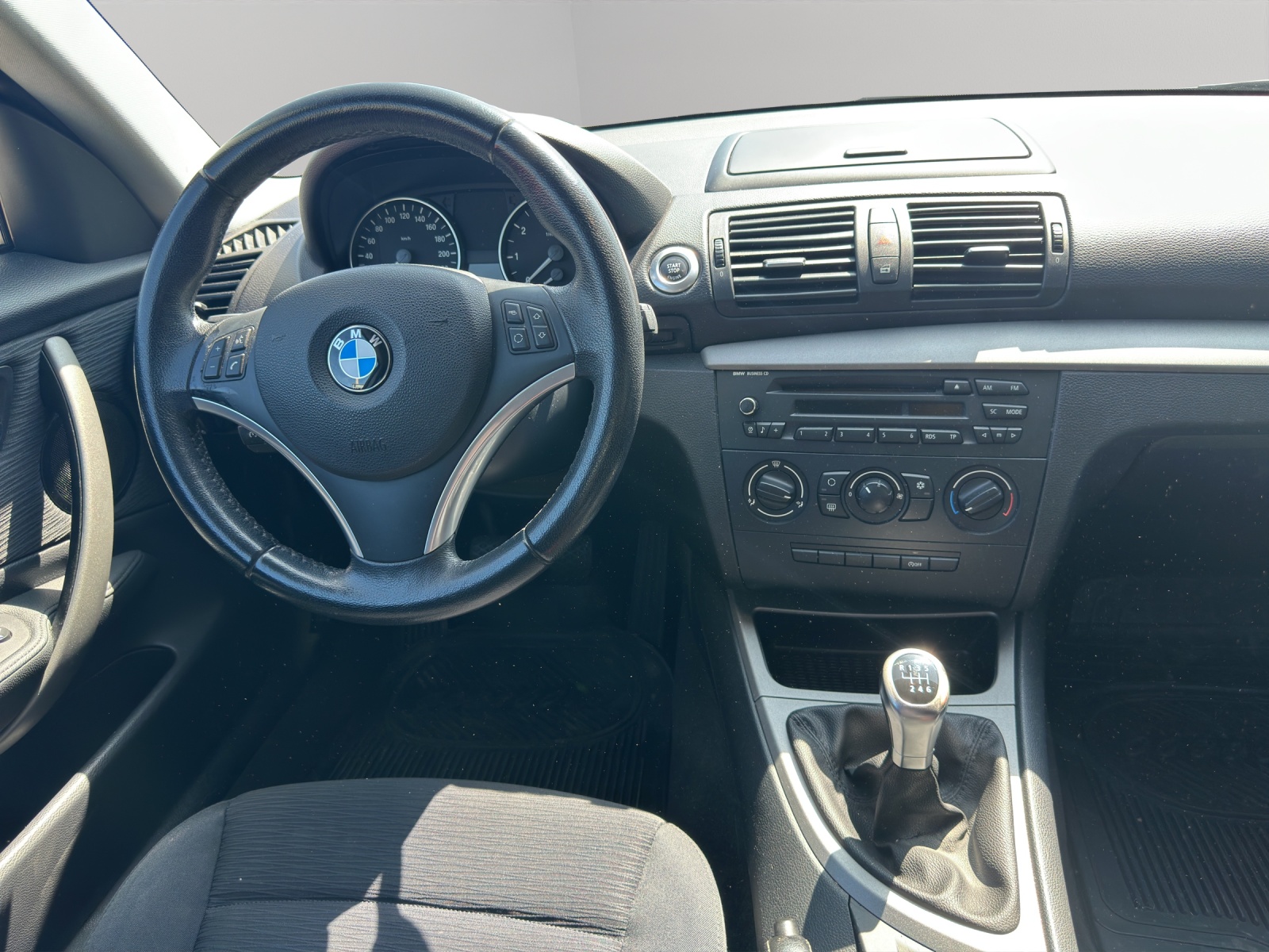 BMW 116i-image-9