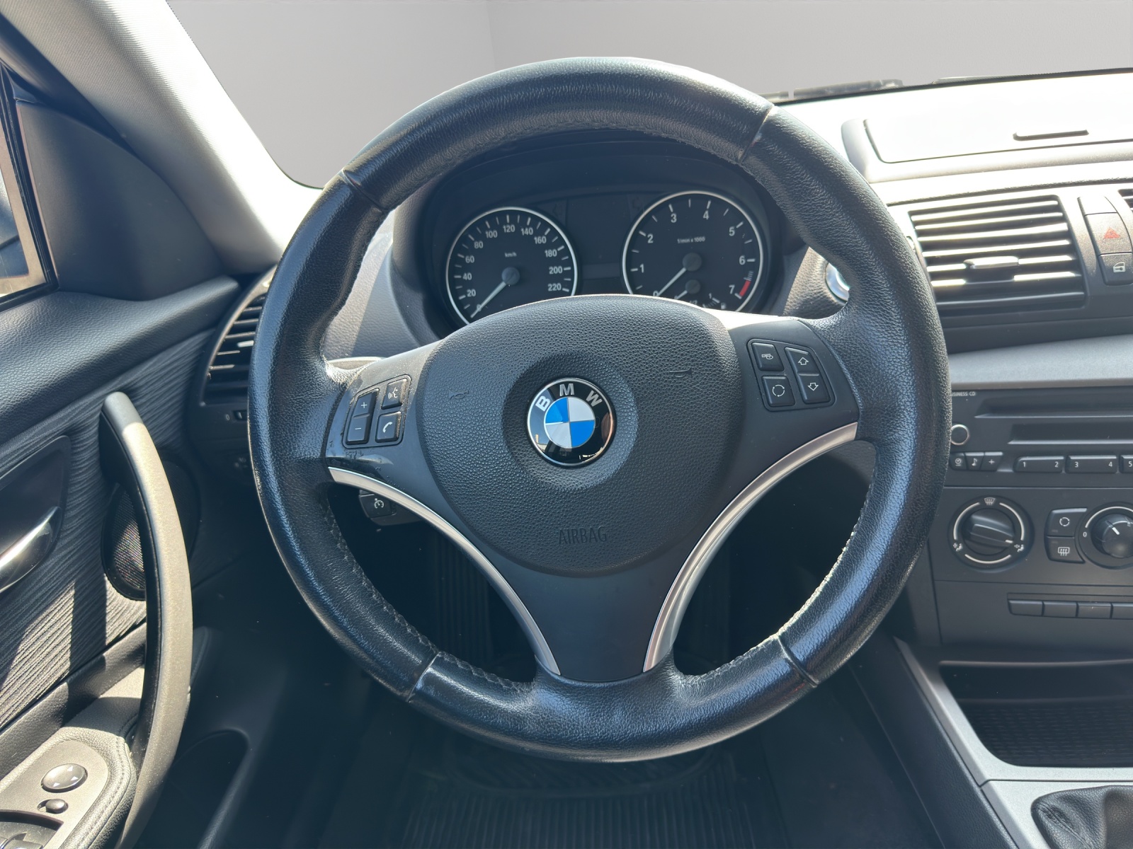 BMW 116i-image-17