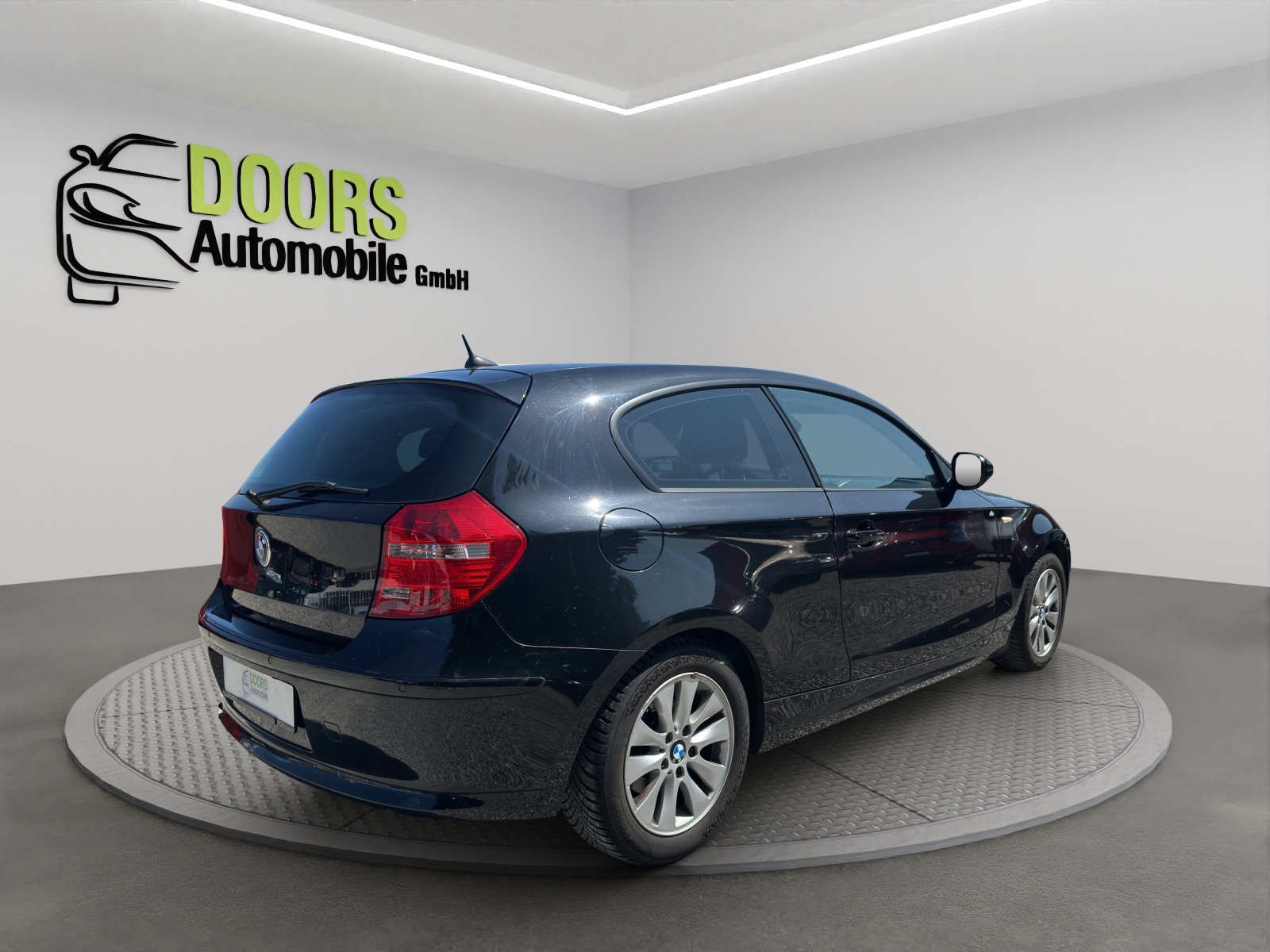 BMW 116i-image-7