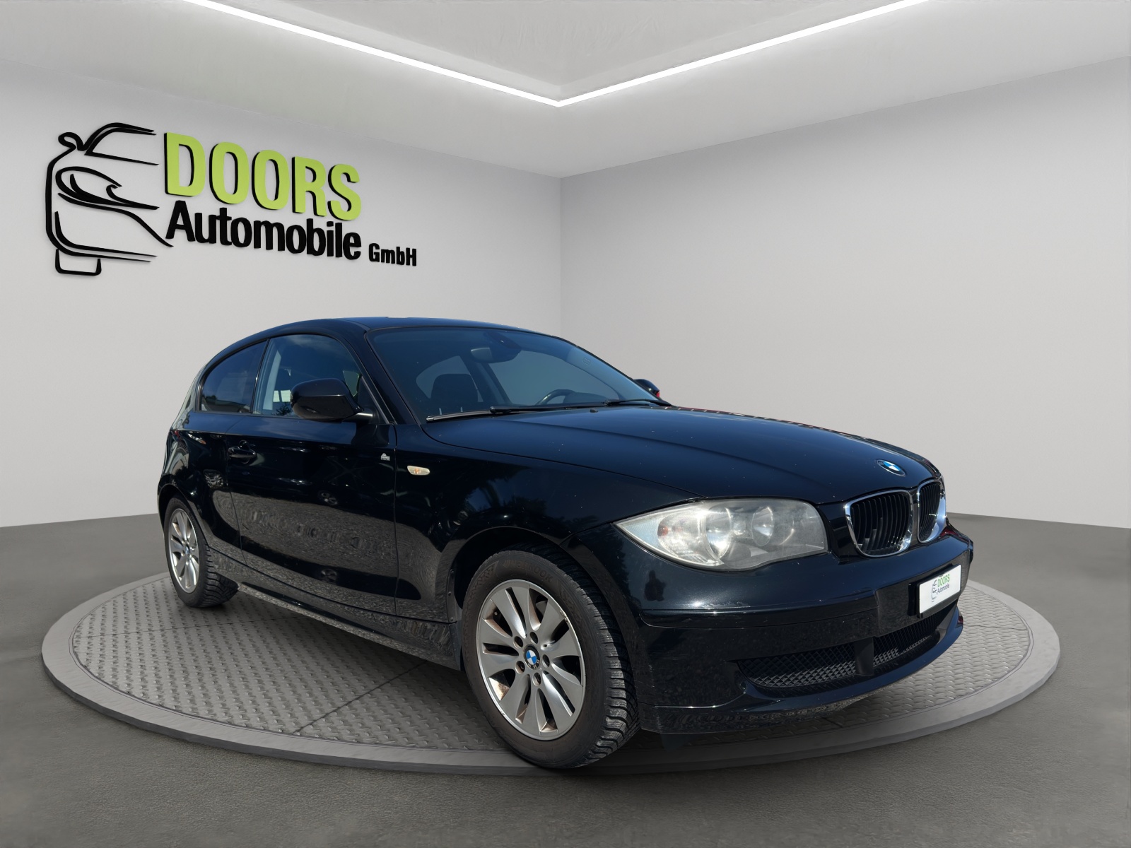 BMW 116i-image-0