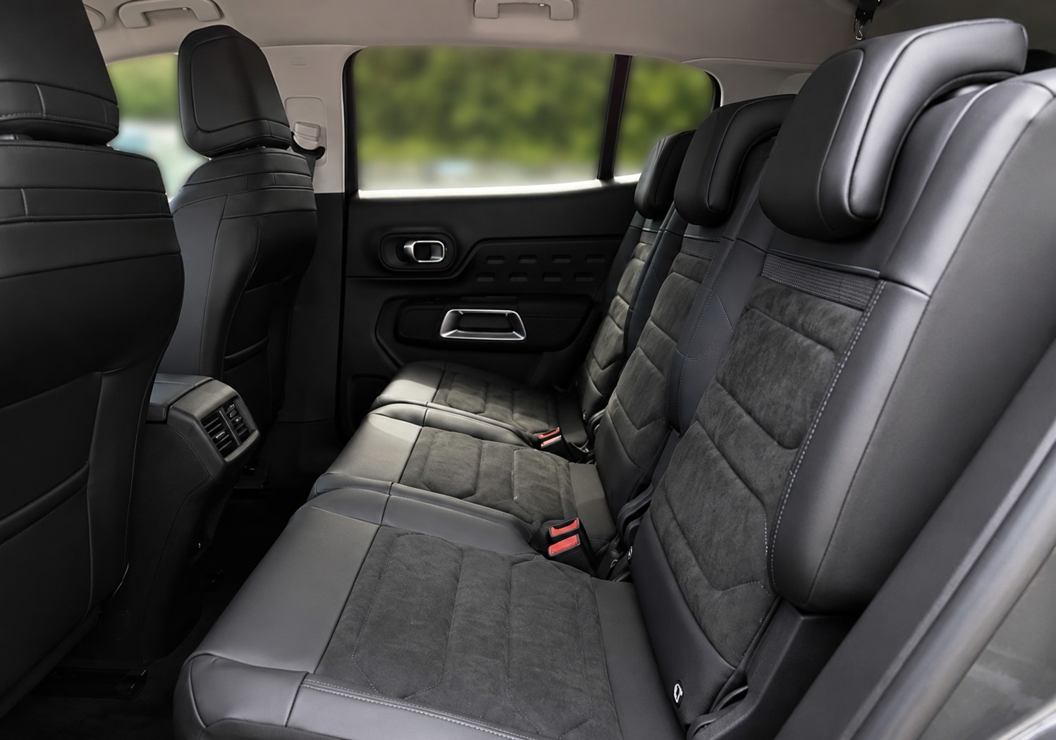CITROEN C5 Aircross 1.2 HEV Max TOP Ausstattung-image-3