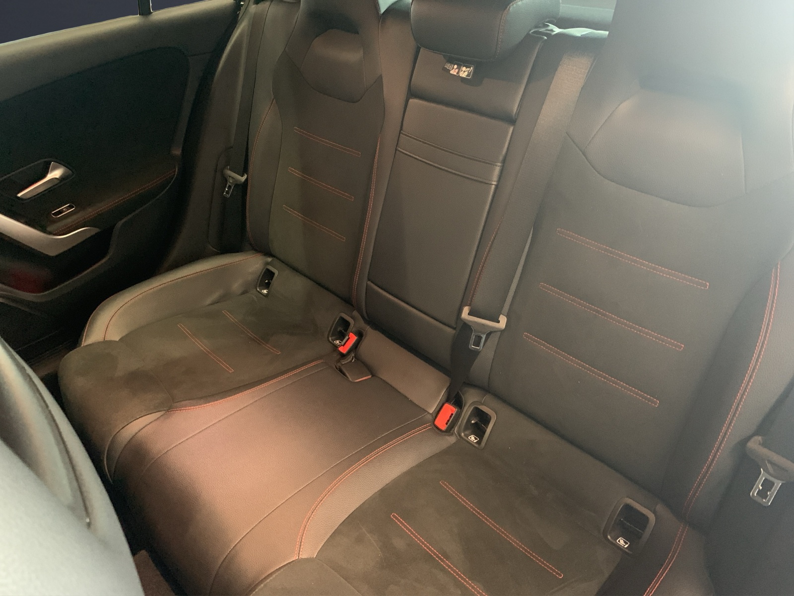 MERCEDES-BENZ A 250 e 8G-DCT-image-11