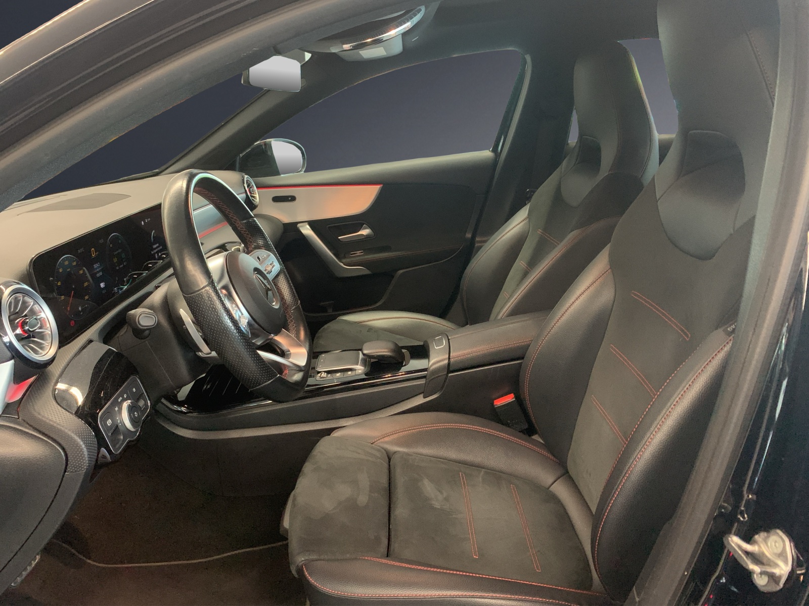 MERCEDES-BENZ A 250 e 8G-DCT-image-5