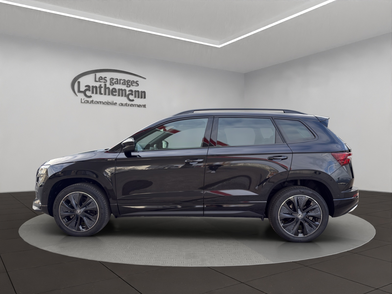 SKODA Karoq 2.0 TSI SportLine 4x4 DSG-image-1