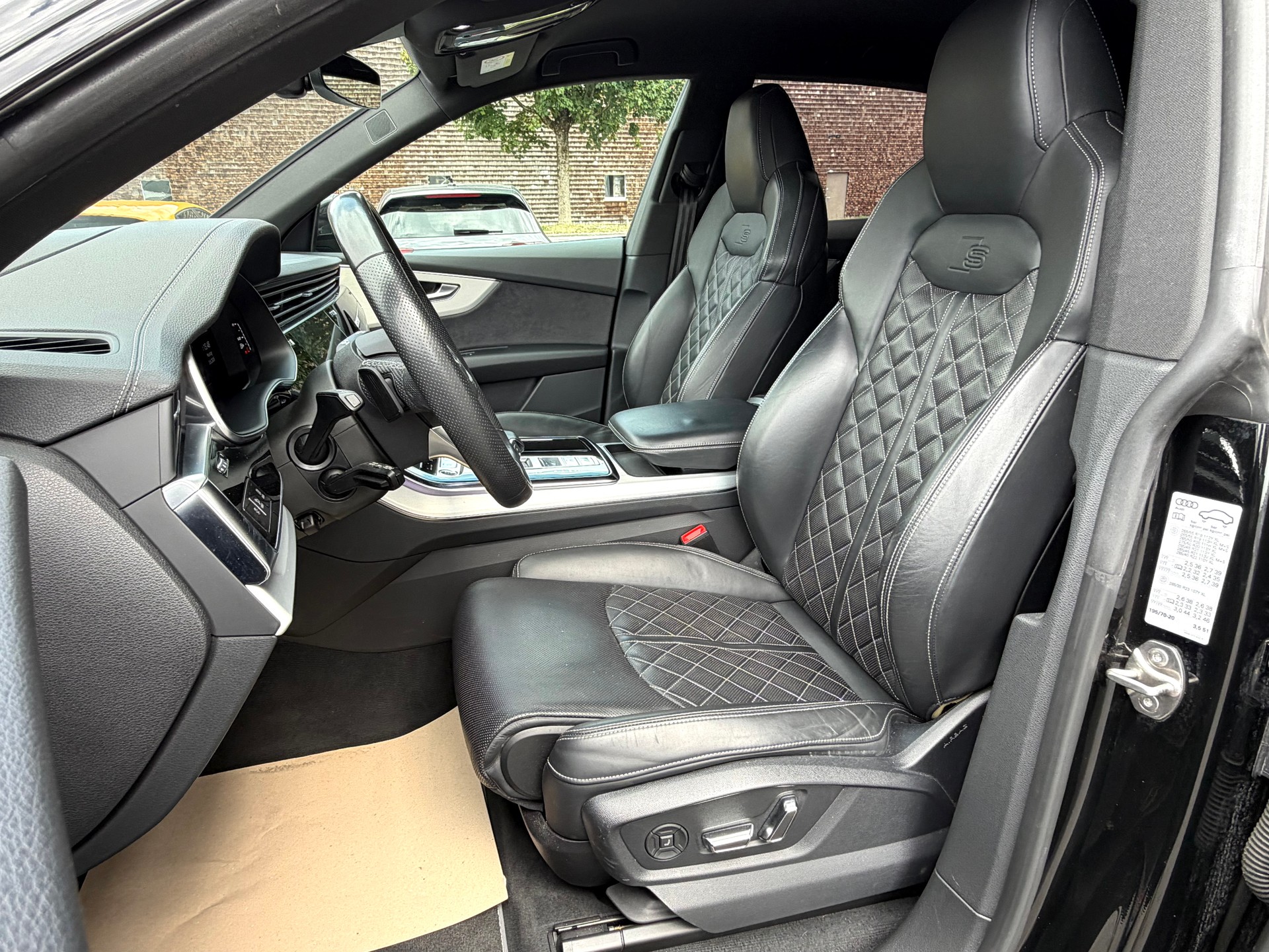 AUDI Q8 50 TDI quattro tiptronic-image-12