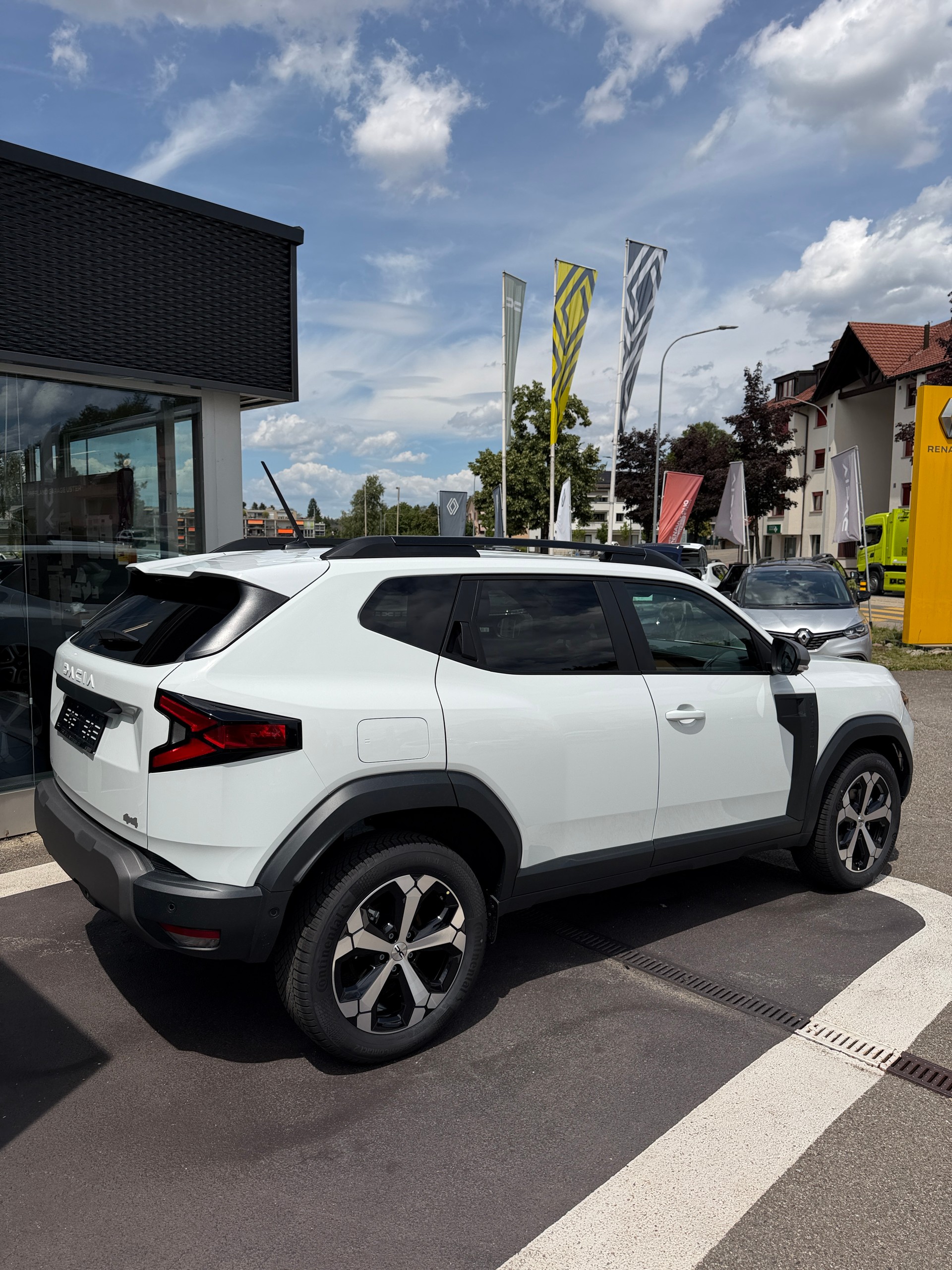 DACIA Duster TCe Hybrid 150 48V Journey 4x4-showroom-element-1